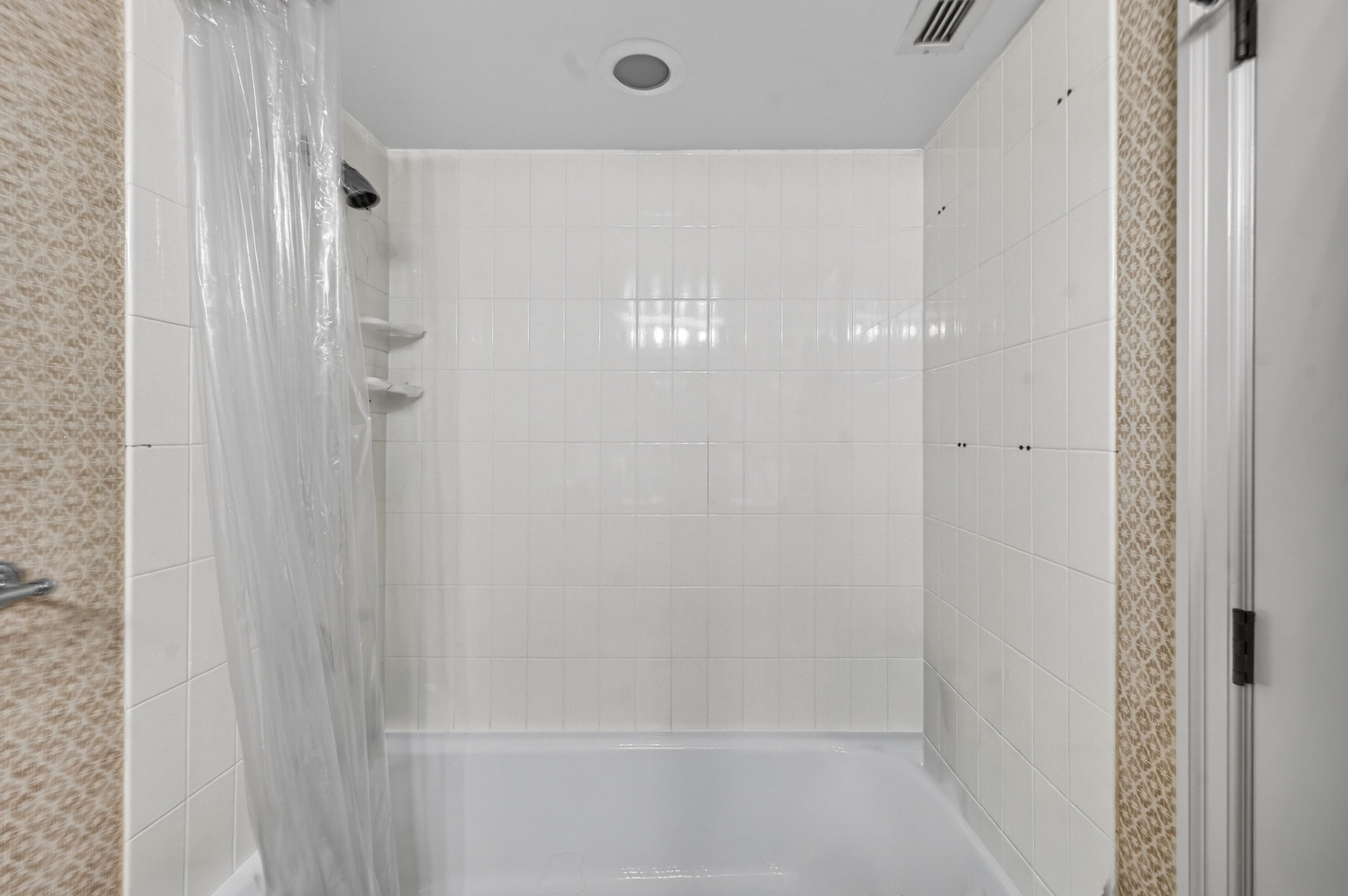 TOWERHOUSE CONDO - Residential