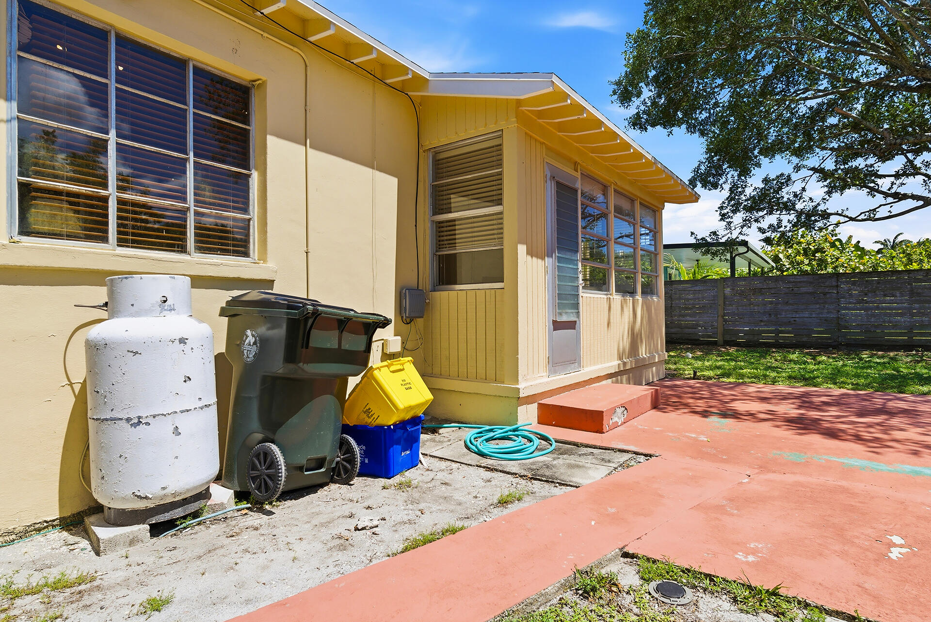 LAKE WORTH TOWN OF - Residential