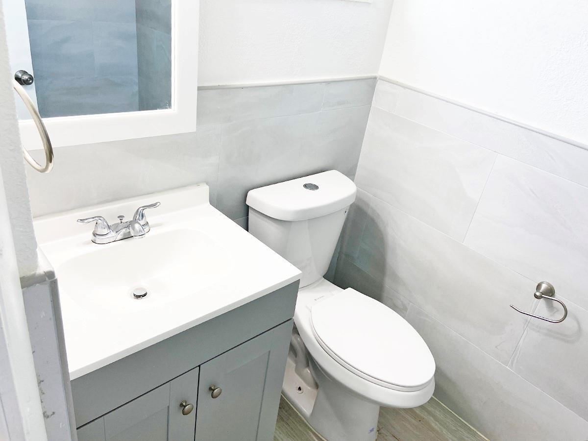 CYPRESS PLAZA ANNEX - Residential Lease