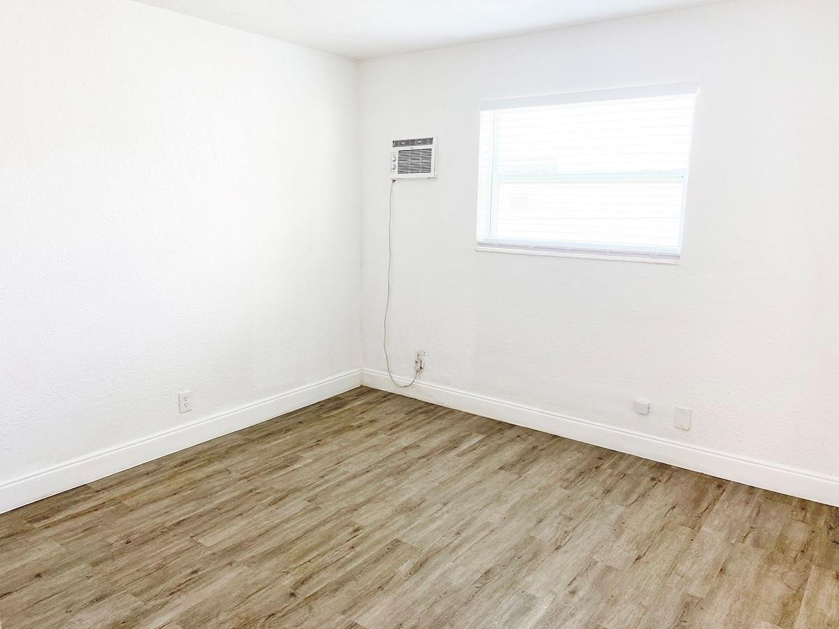 CYPRESS PLAZA ANNEX - Residential Lease