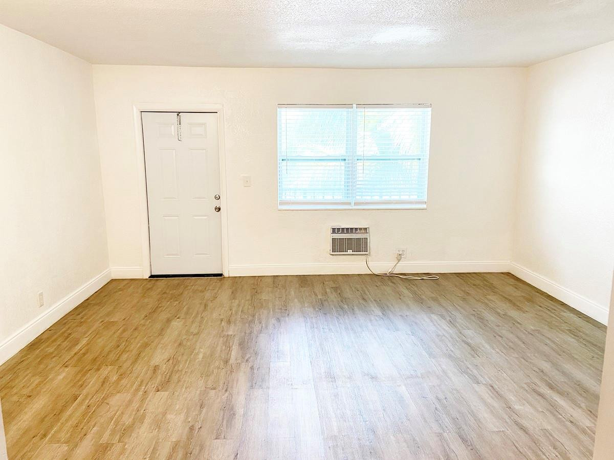 CYPRESS PLAZA ANNEX - Residential Lease