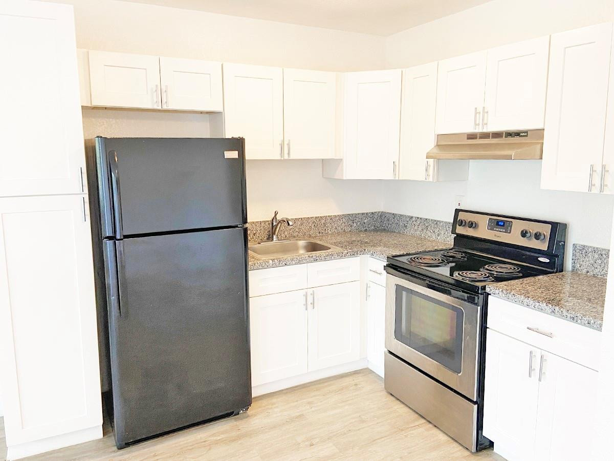 CYPRESS PLAZA ANNEX - Residential Lease