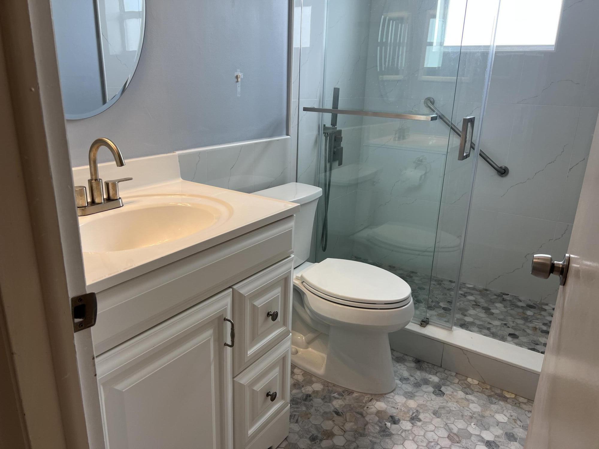 KINGS POINT SAXONY CONDOS - Residential