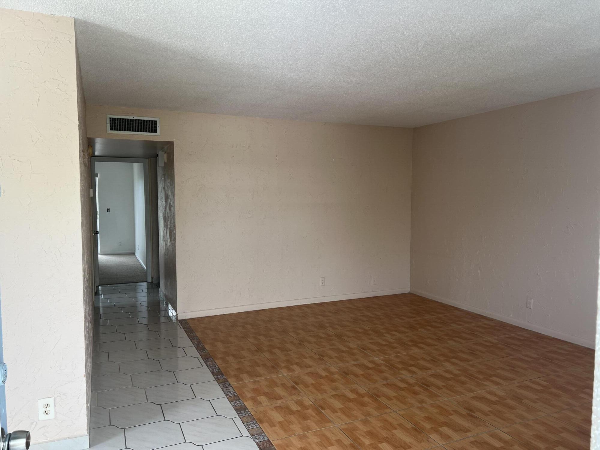 KINGS POINT SAXONY CONDOS - Residential