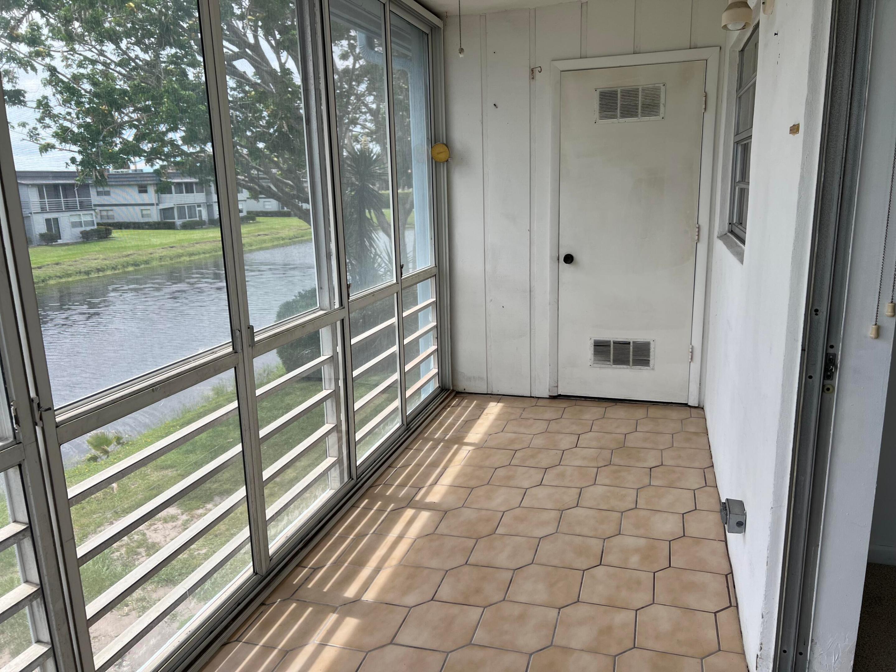 KINGS POINT SAXONY CONDOS - Residential