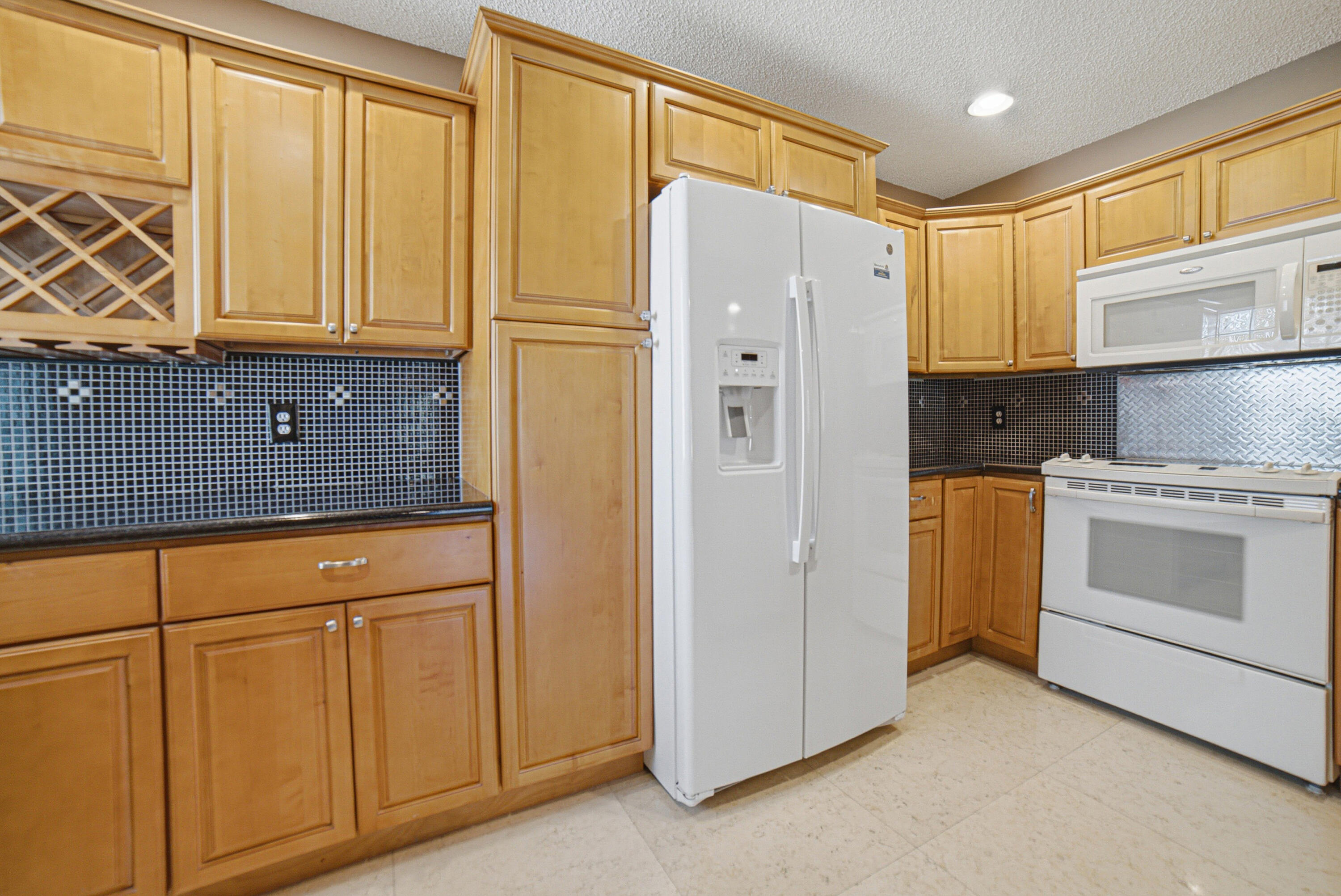 ALEXANDRA VILLAGE CONDO - Residential