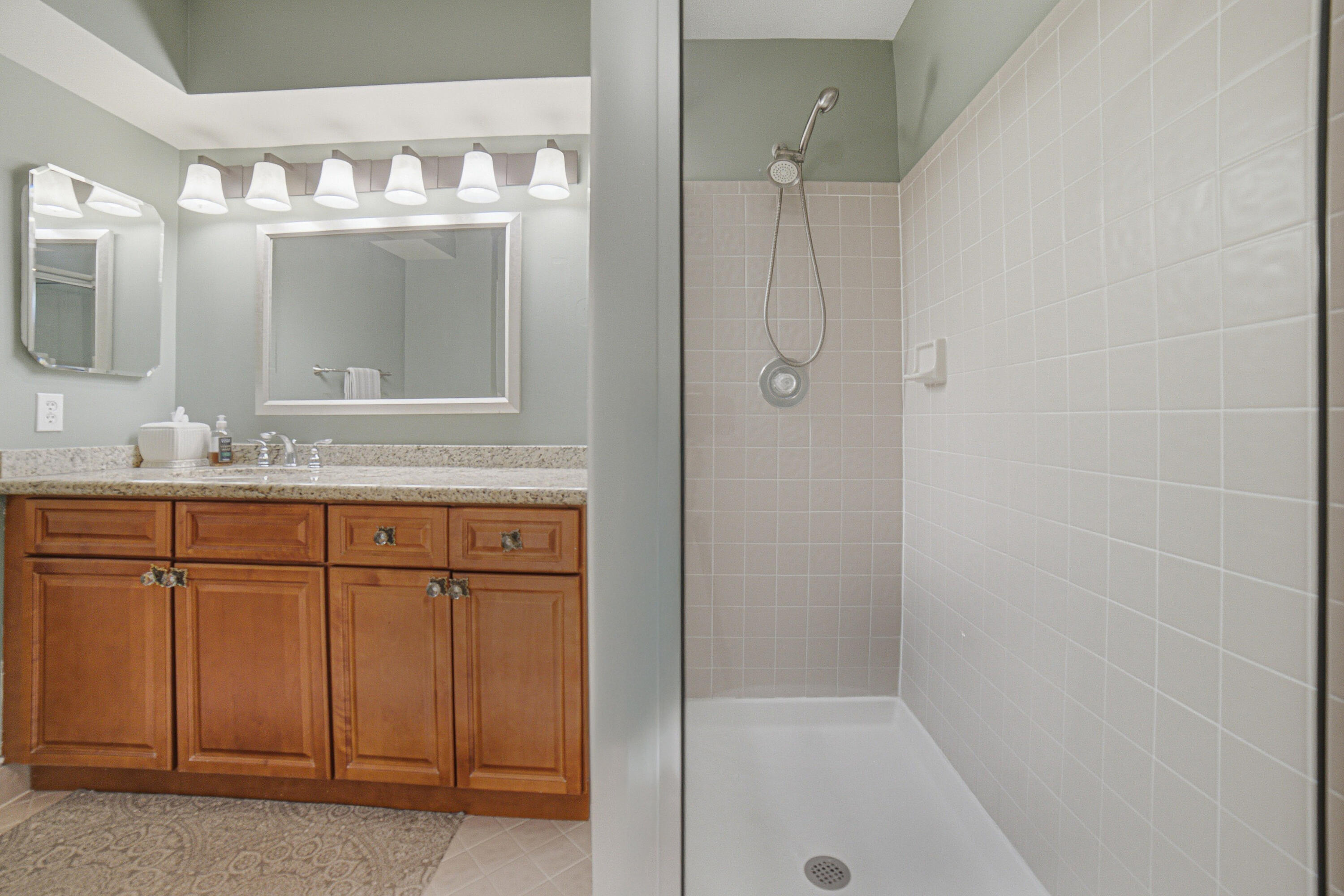 ALEXANDRA VILLAGE CONDO - Residential