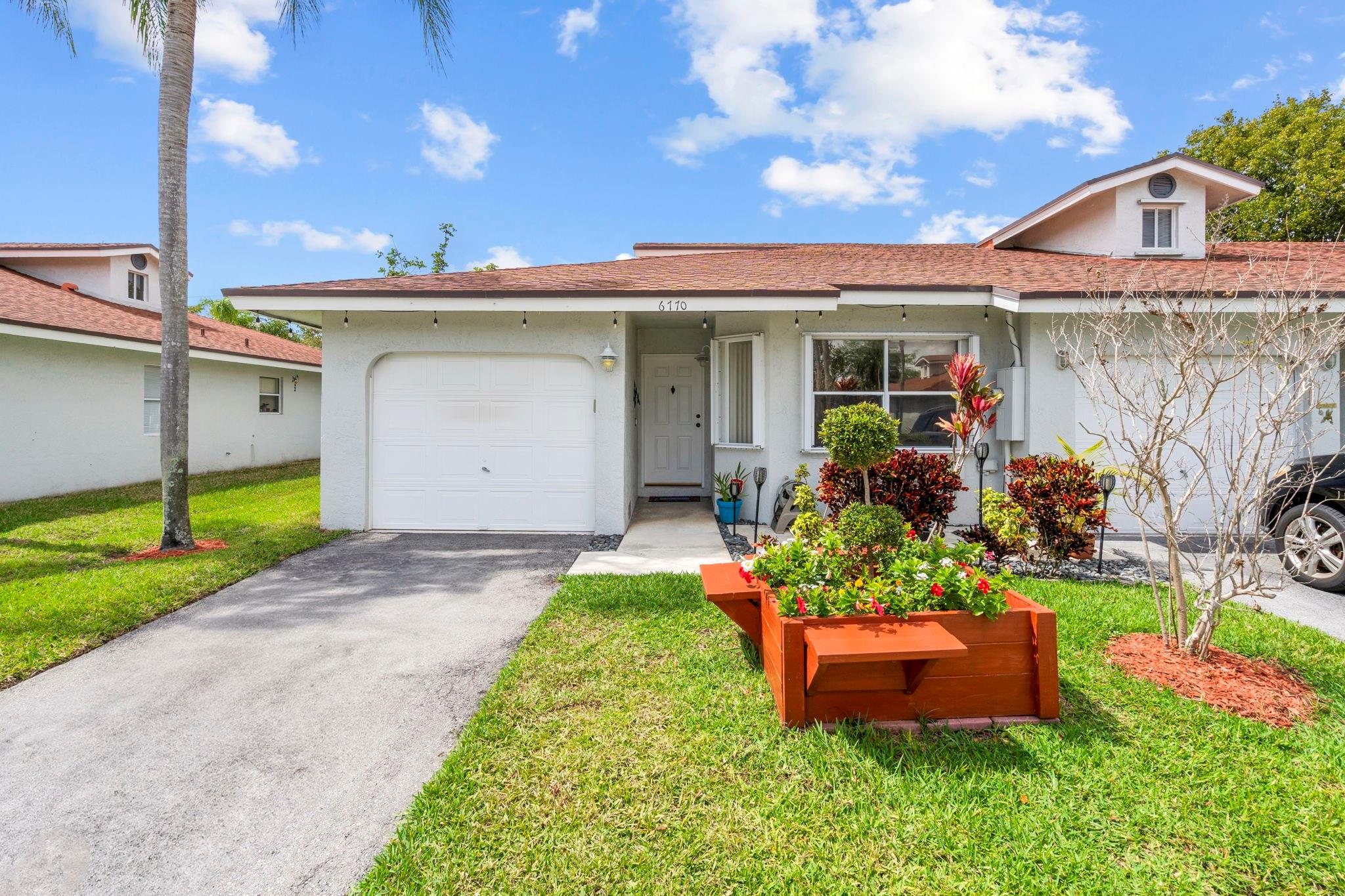 Coral Palms - Residential