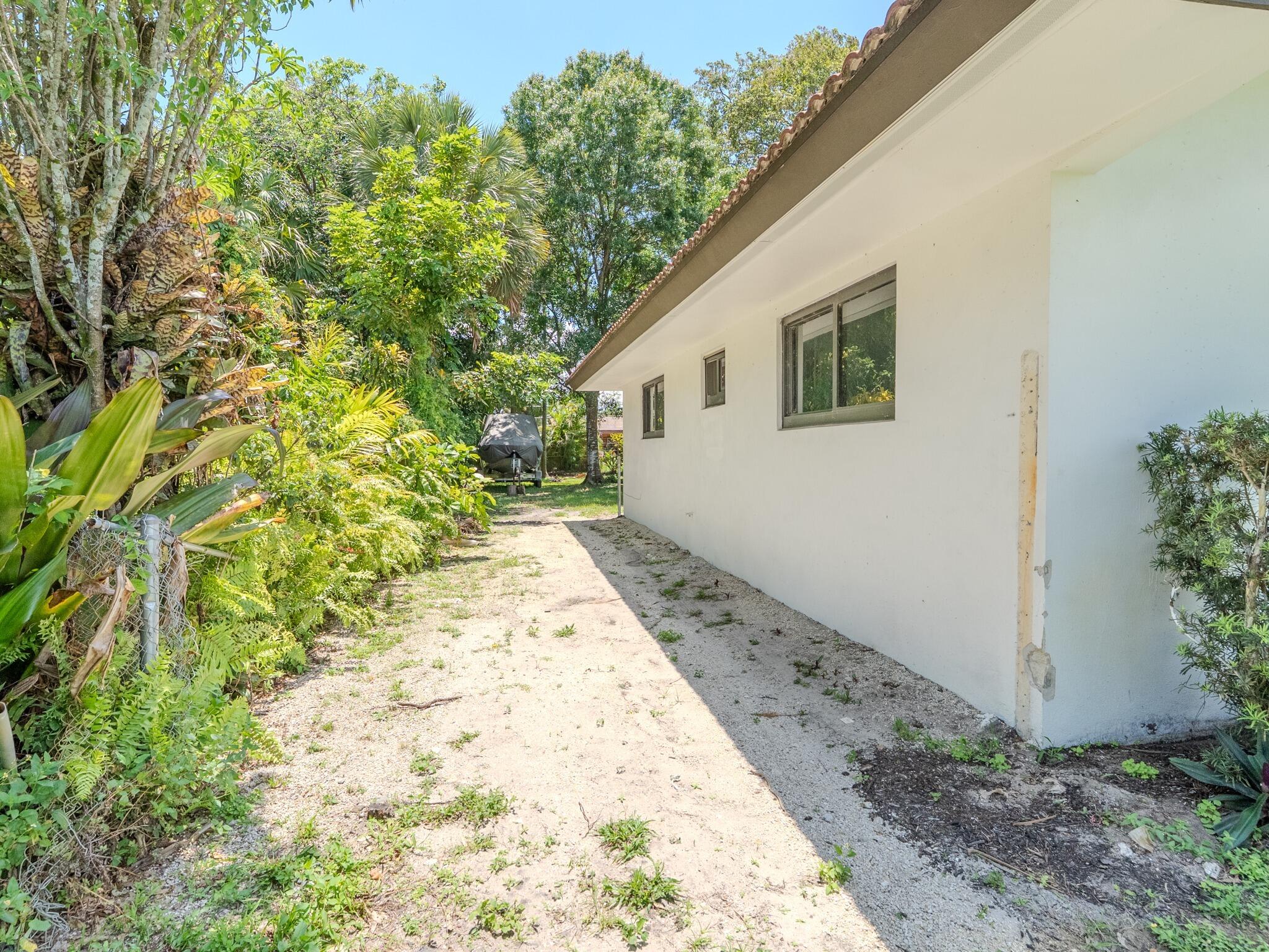 Country Club Estates - Residential