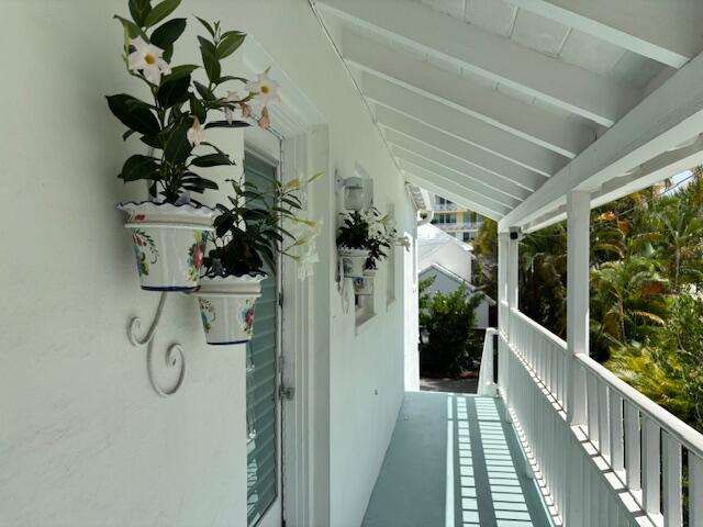 ROYAL PARK - Residential Lease