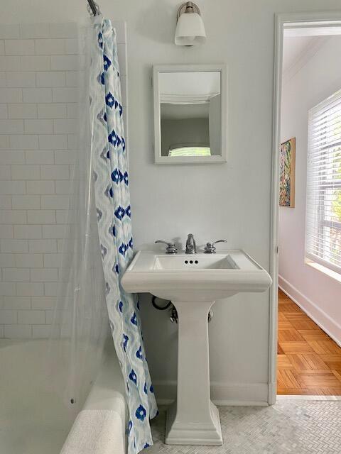 ROYAL PARK - Residential Lease