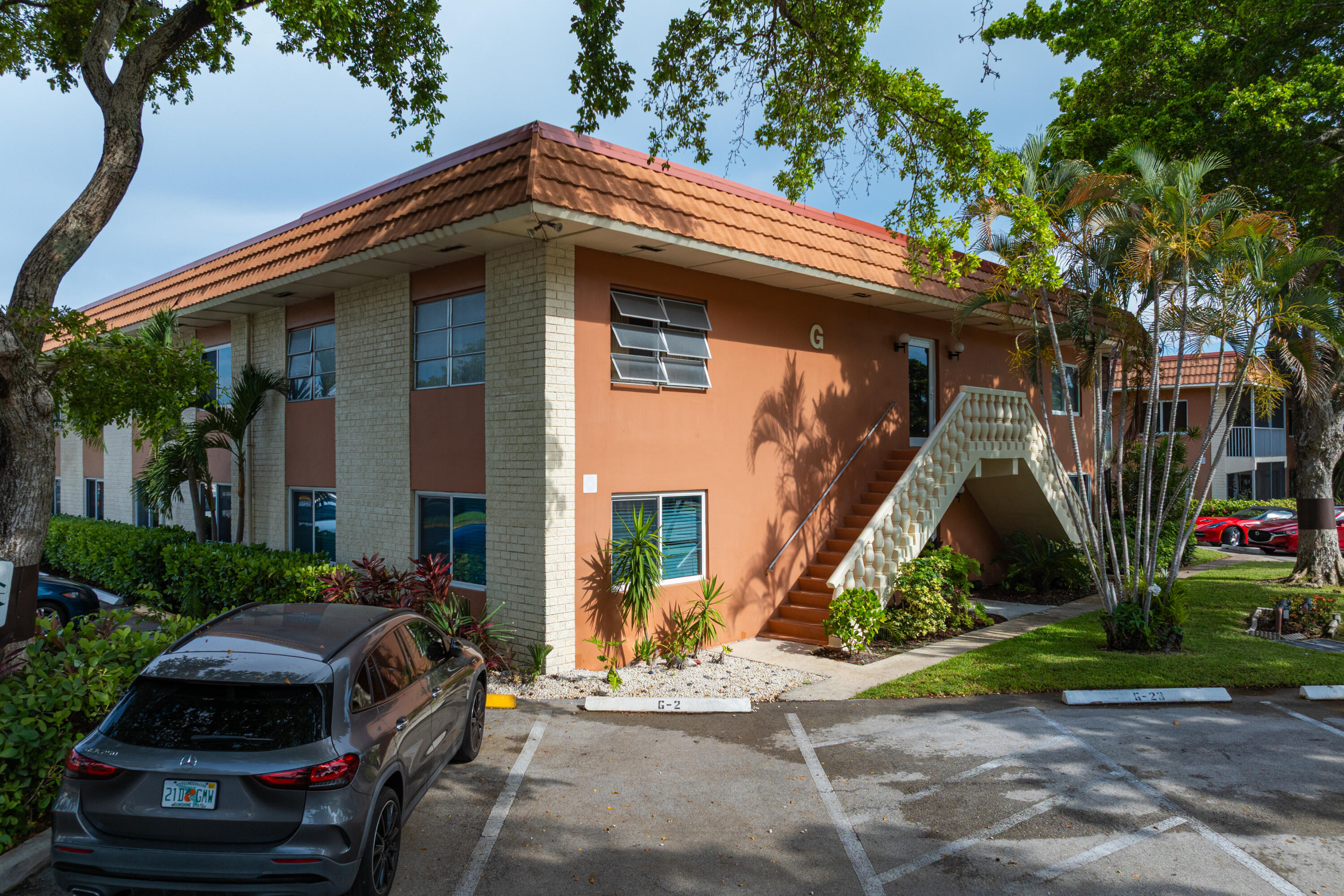MANOR GROVE VILLAGE TWO CONDO - Residential