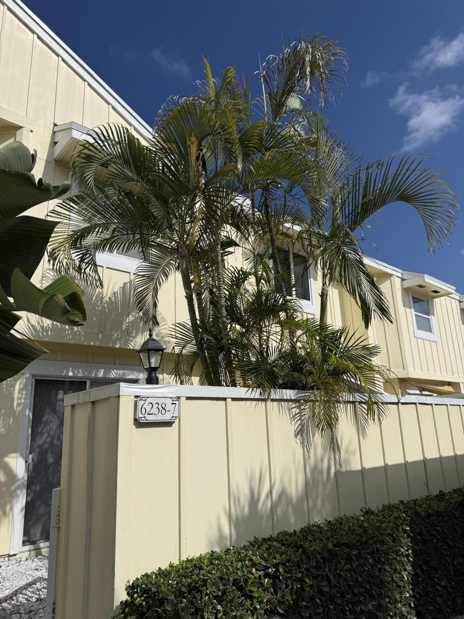 RIVERWALK 3 - Residential