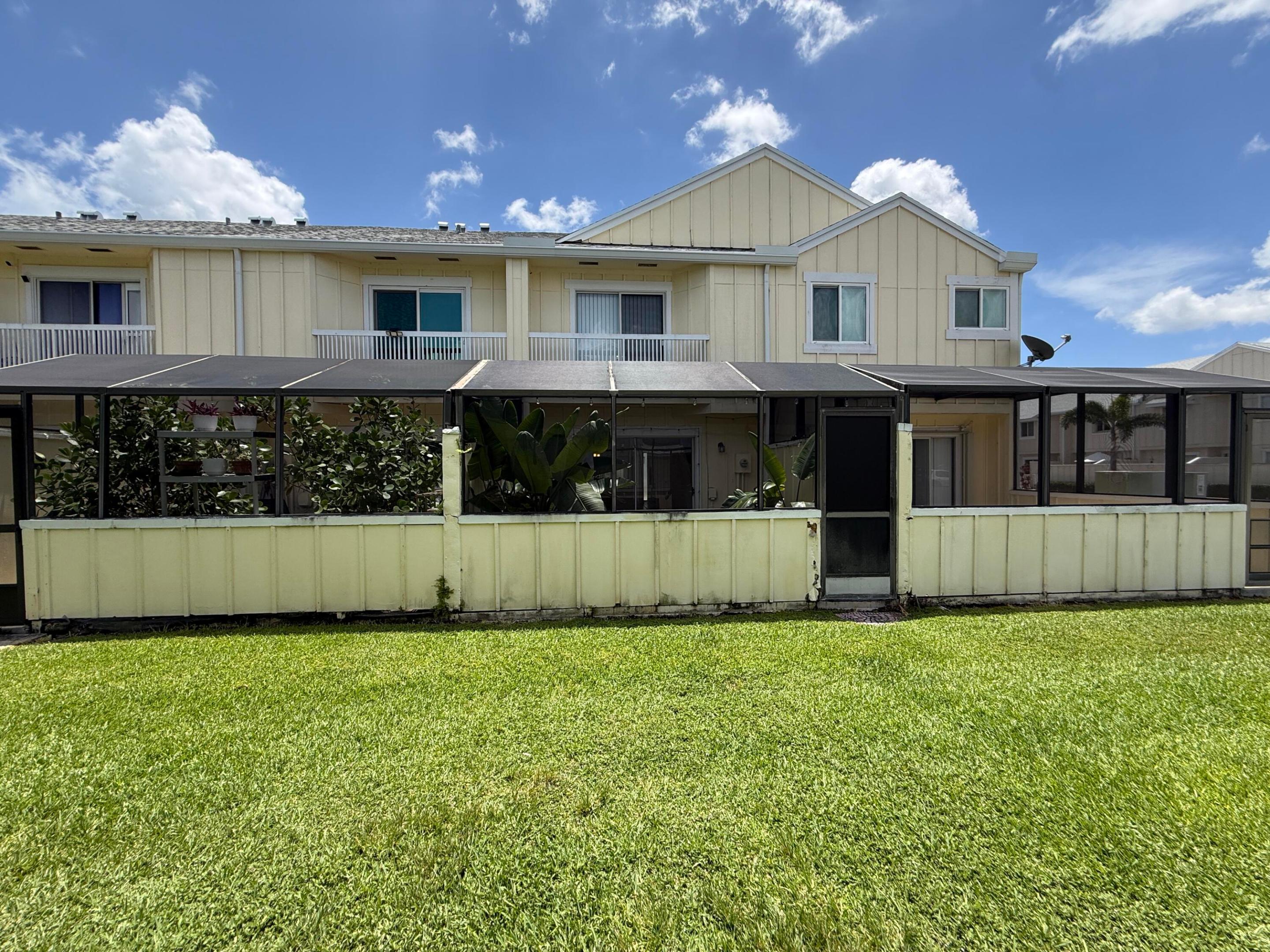 RIVERWALK 3 - Residential