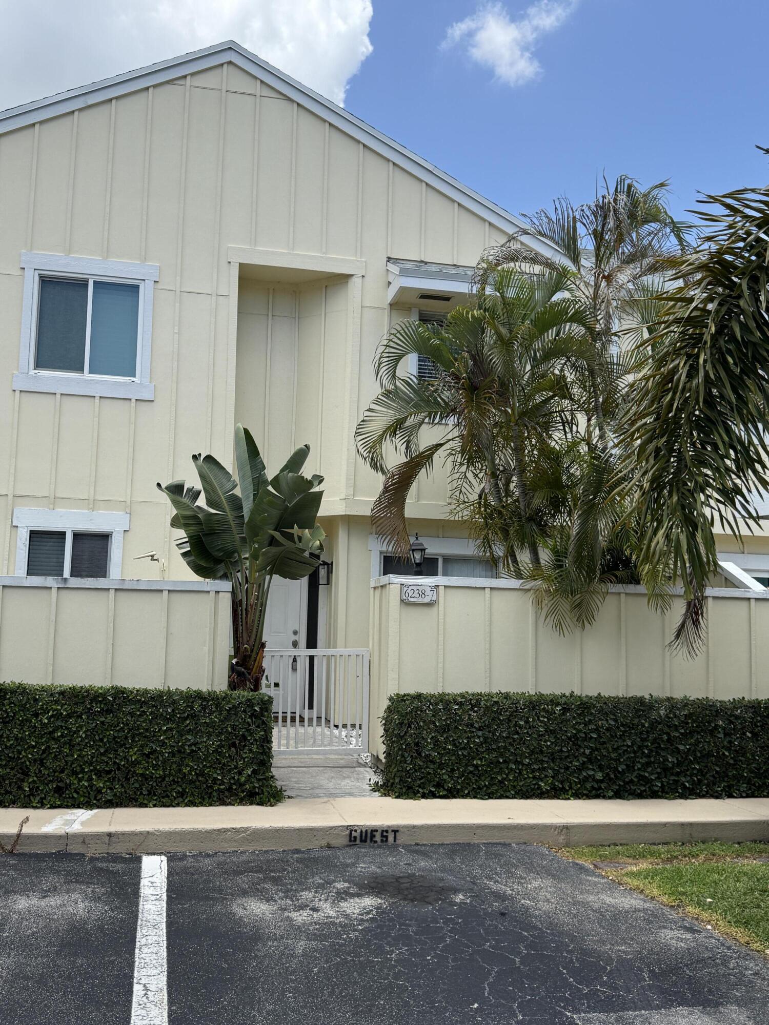 RIVERWALK 3 - Residential