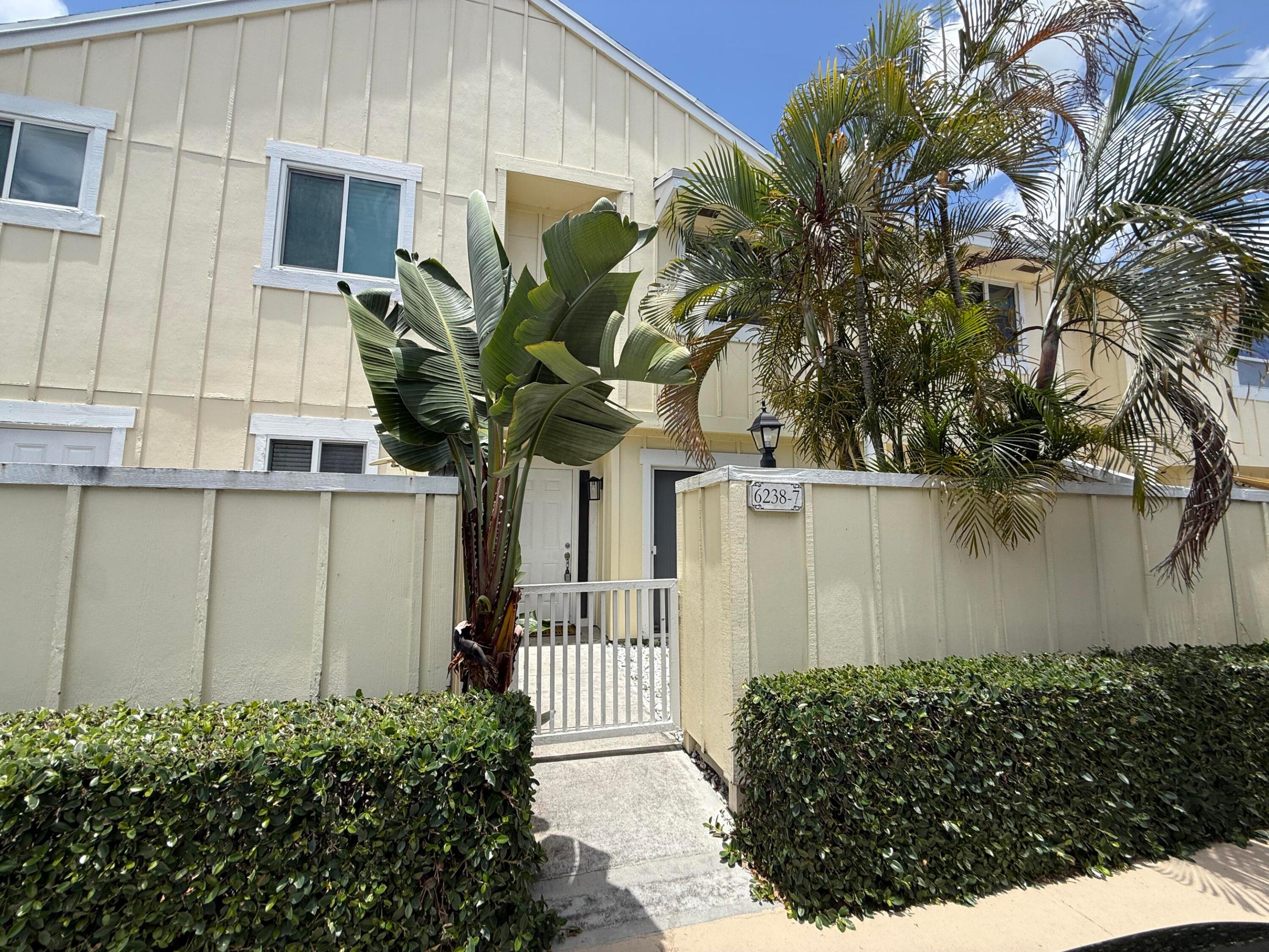 RIVERWALK 3 - Residential