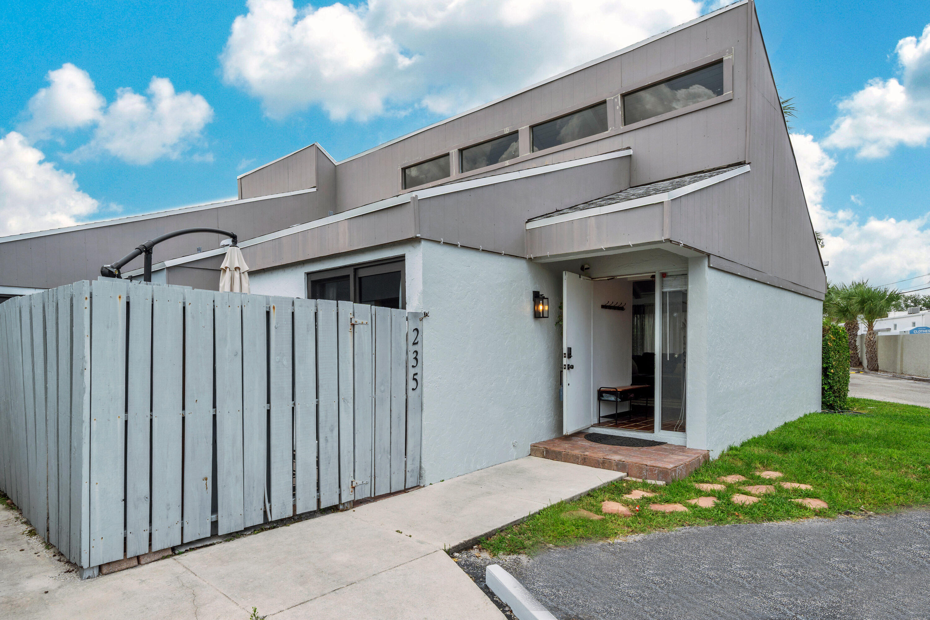 BOCA RATON HILLS SEC 2 - Residential
