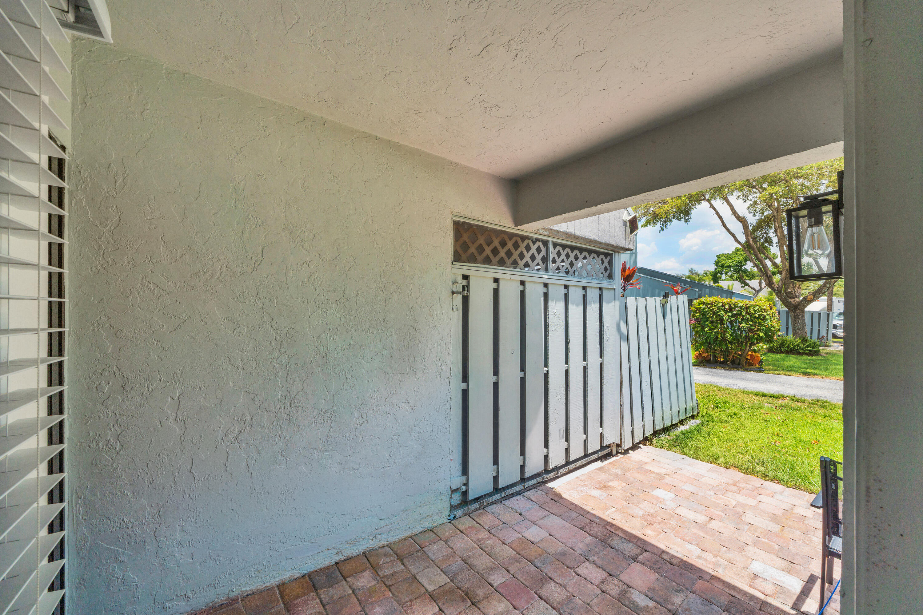 BOCA RATON HILLS SEC 2 - Residential