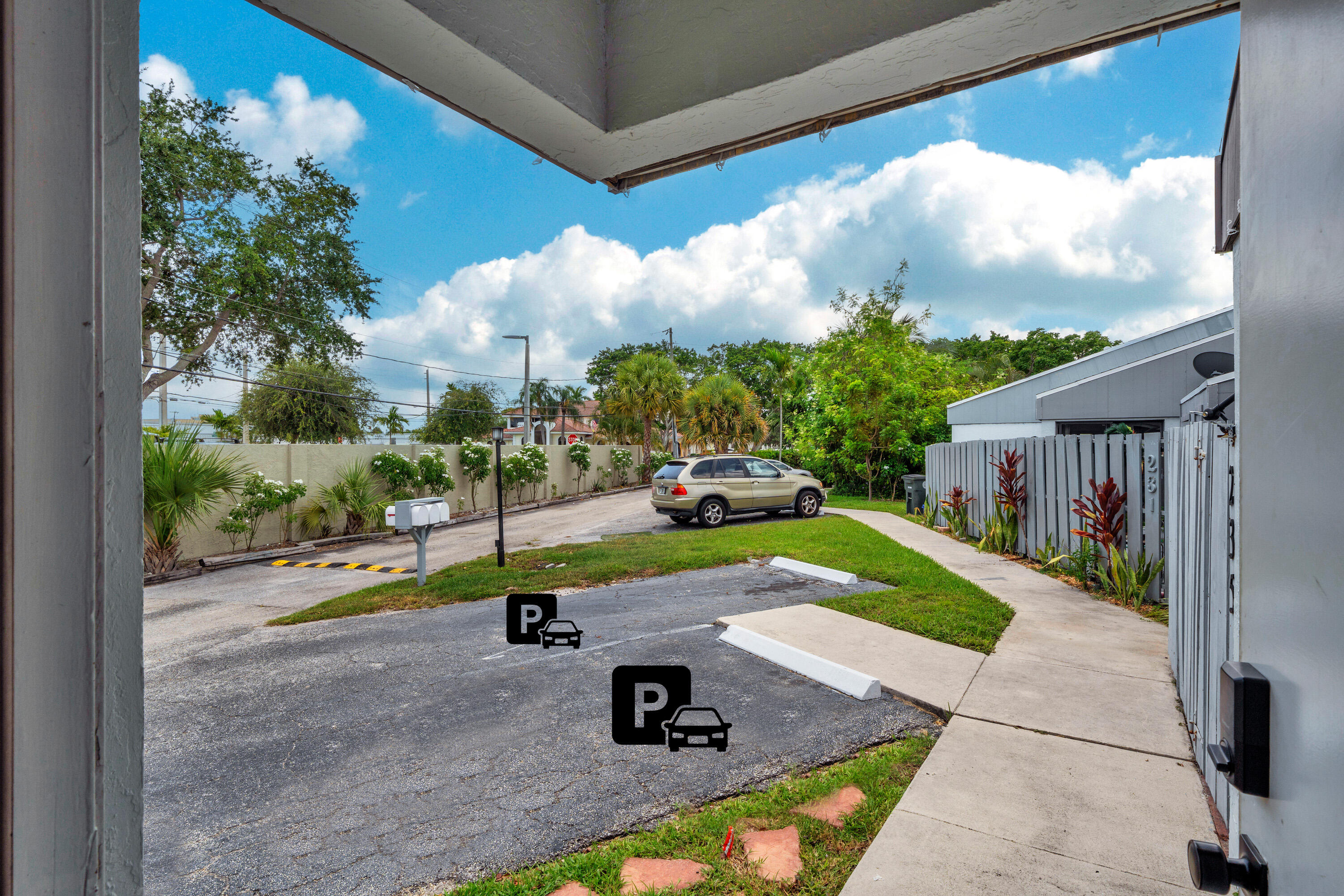 BOCA RATON HILLS SEC 2 - Residential