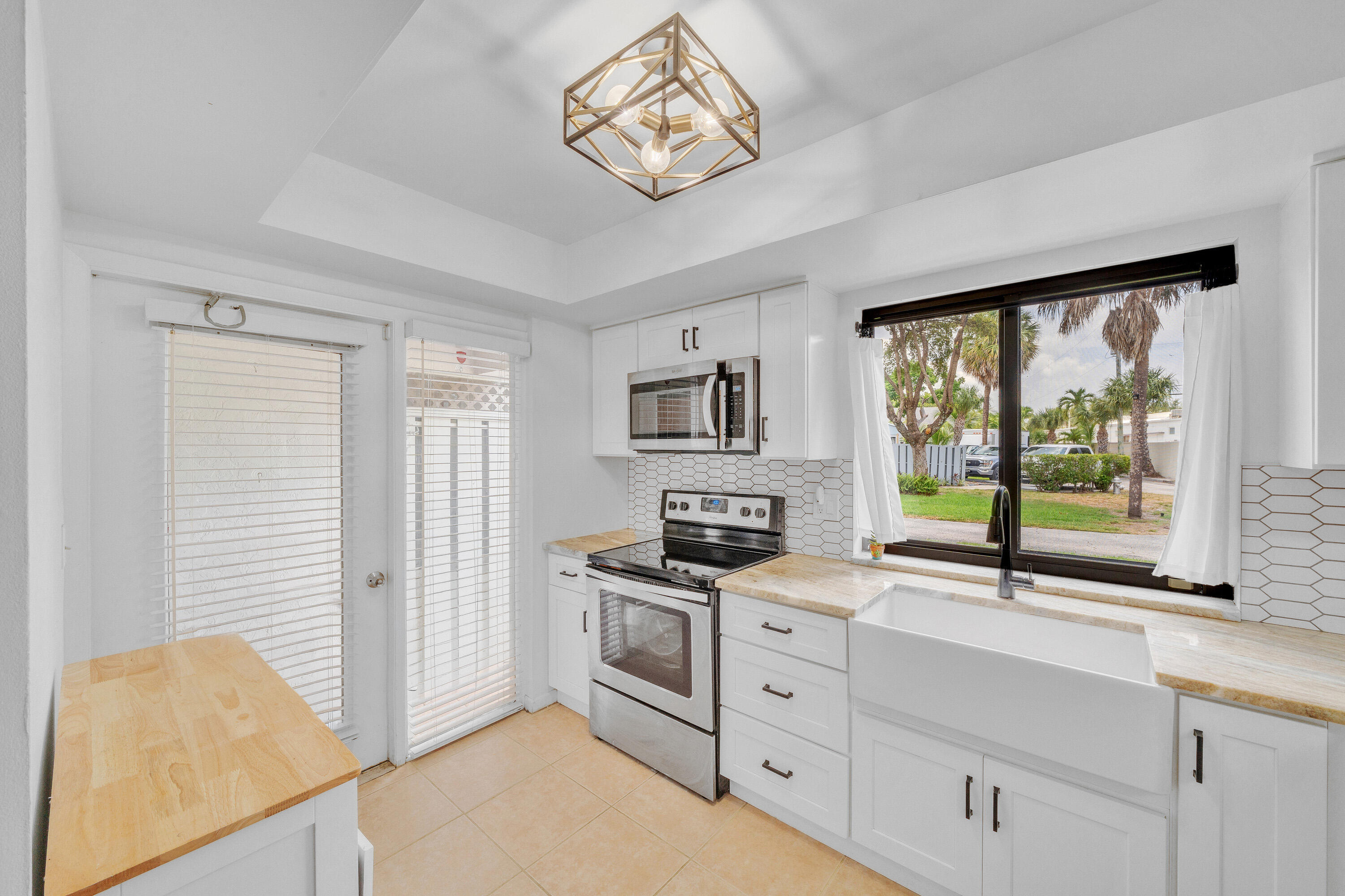 BOCA RATON HILLS SEC 2 - Residential