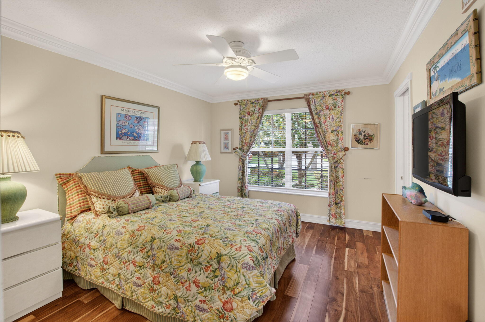 VALENCIA FALLS - Residential