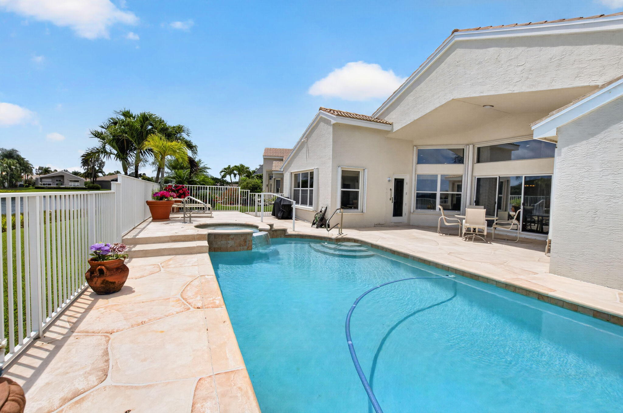 VALENCIA FALLS - Residential