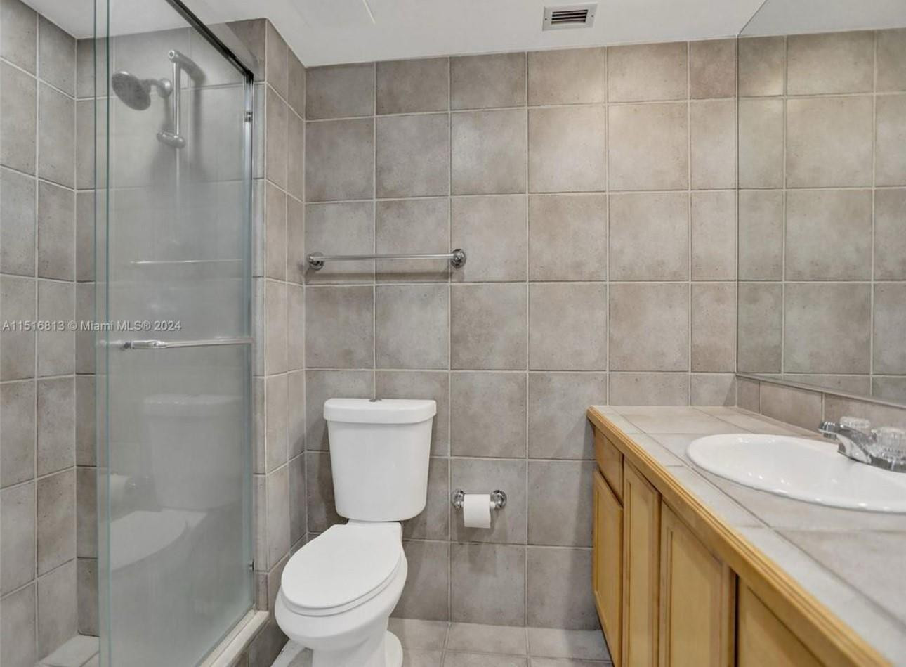 MAJORCA TOWERS CONDO - Residential Lease