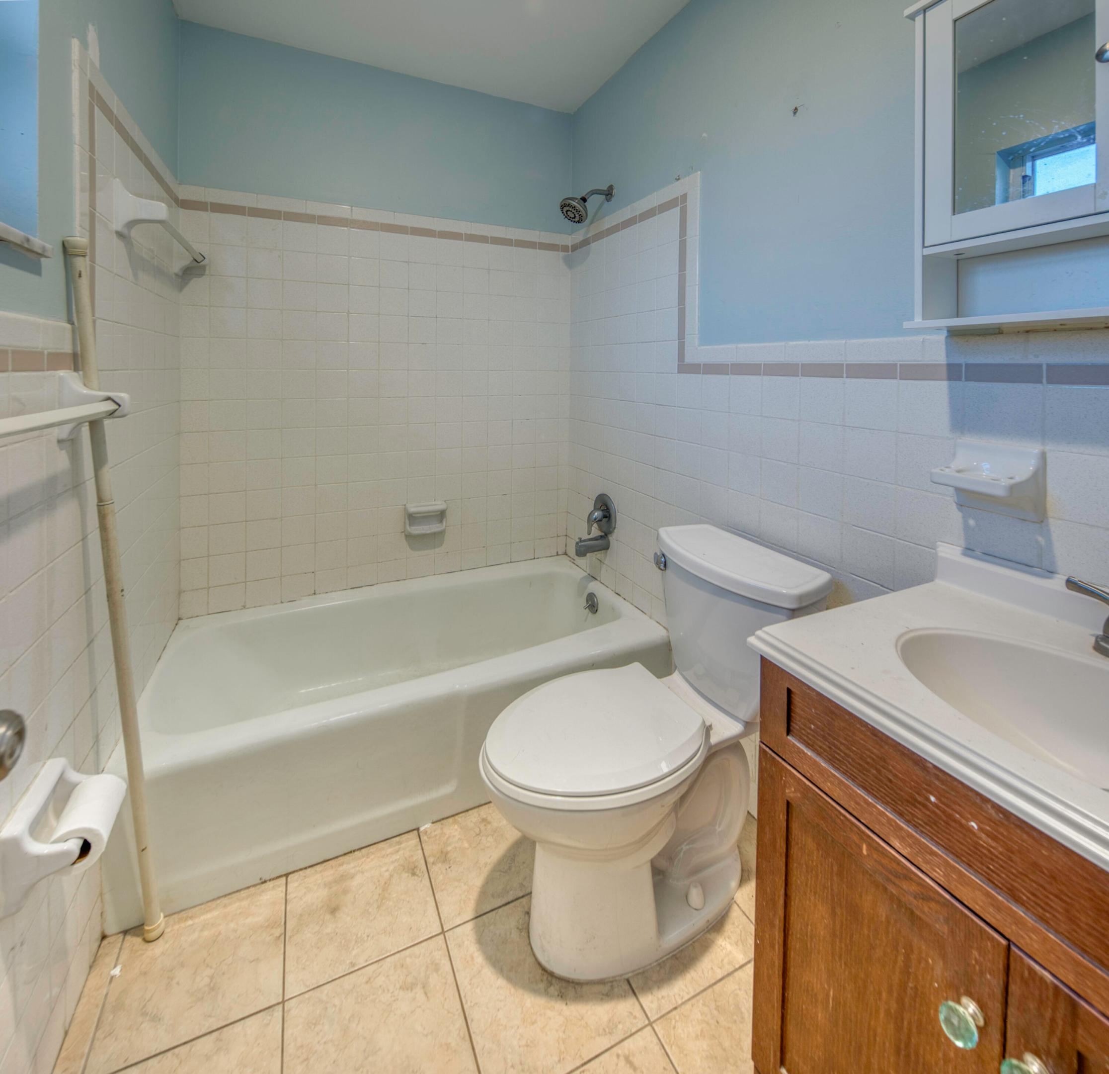 CASA DE PLAYA OF LAKE WORTH CONDO - Residential