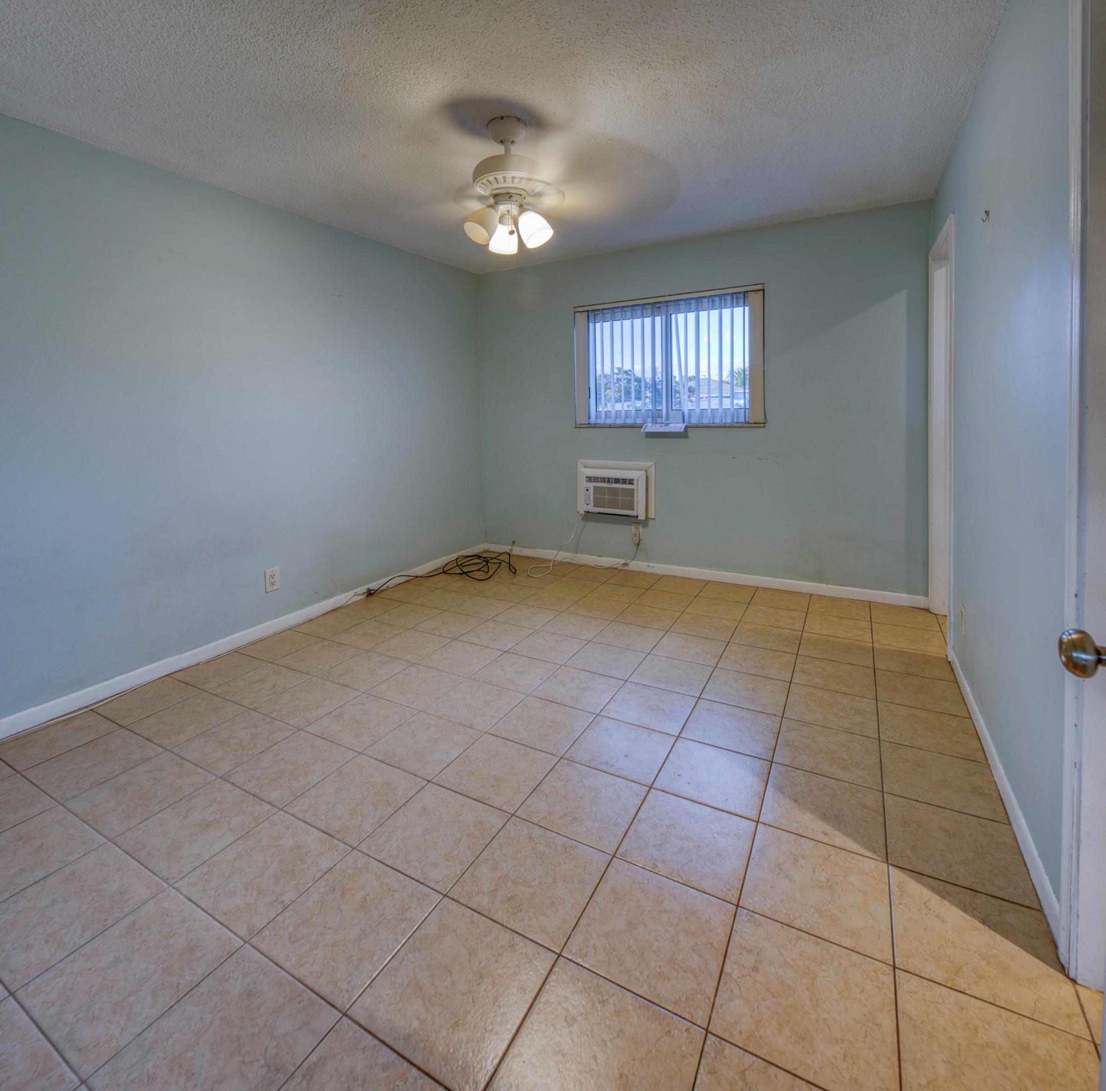 CASA DE PLAYA OF LAKE WORTH CONDO - Residential