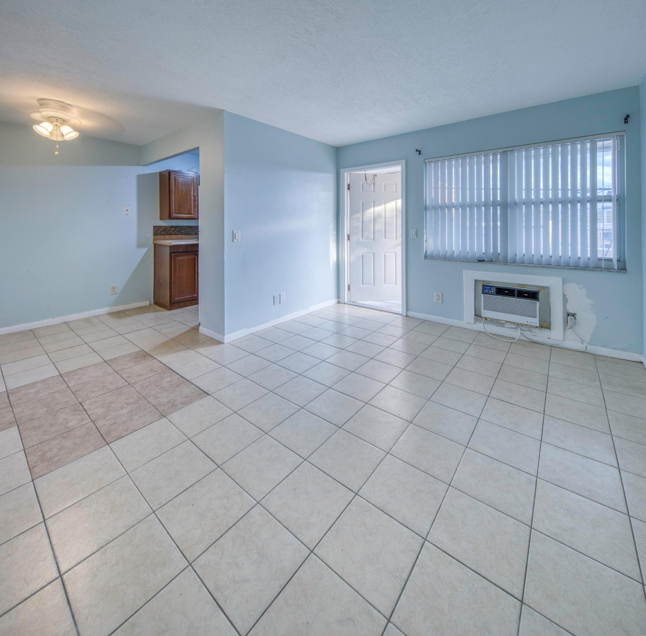 CASA DE PLAYA OF LAKE WORTH CONDO - Residential