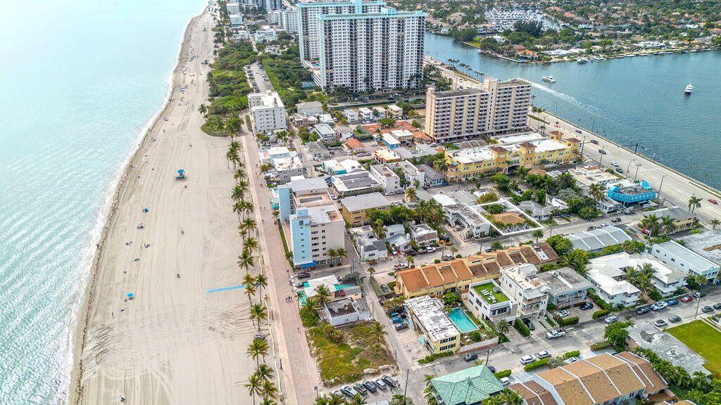 HOLLYWOOD BEACH - Residential Income