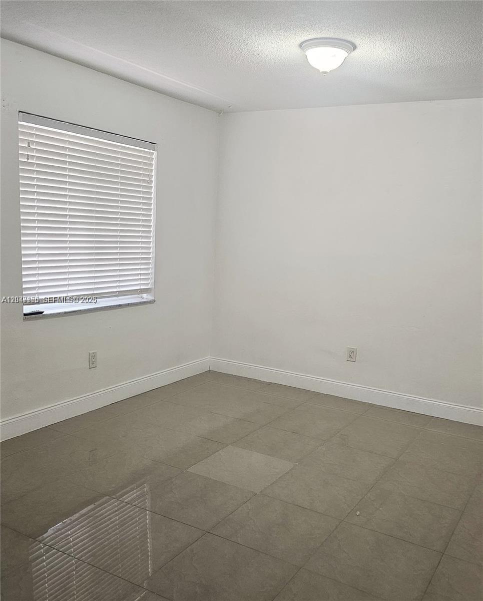 TOWN OF HIALEAH - Residential Lease