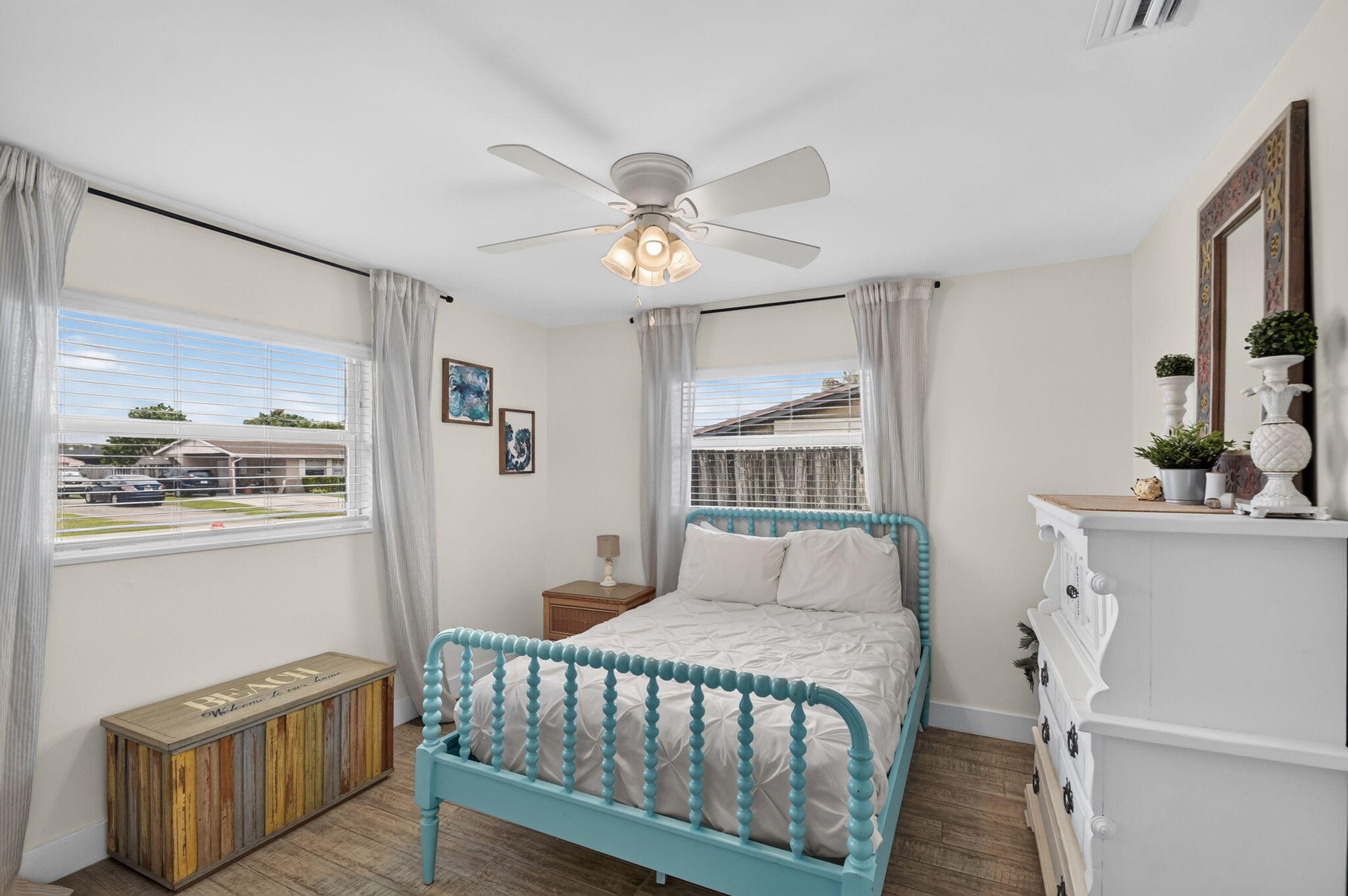 PALM SPRINGS VILLAGE 4 - Residential