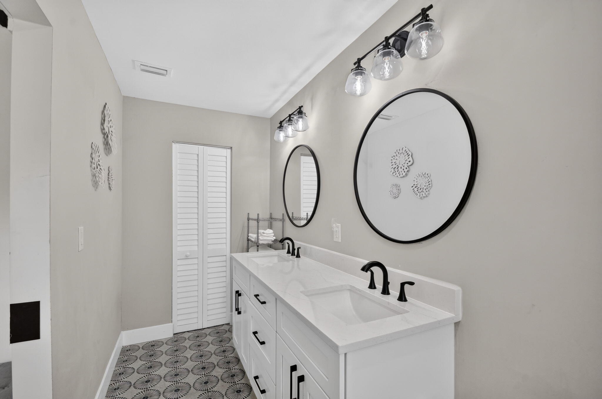 PALM SPRINGS VILLAGE 4 - Residential