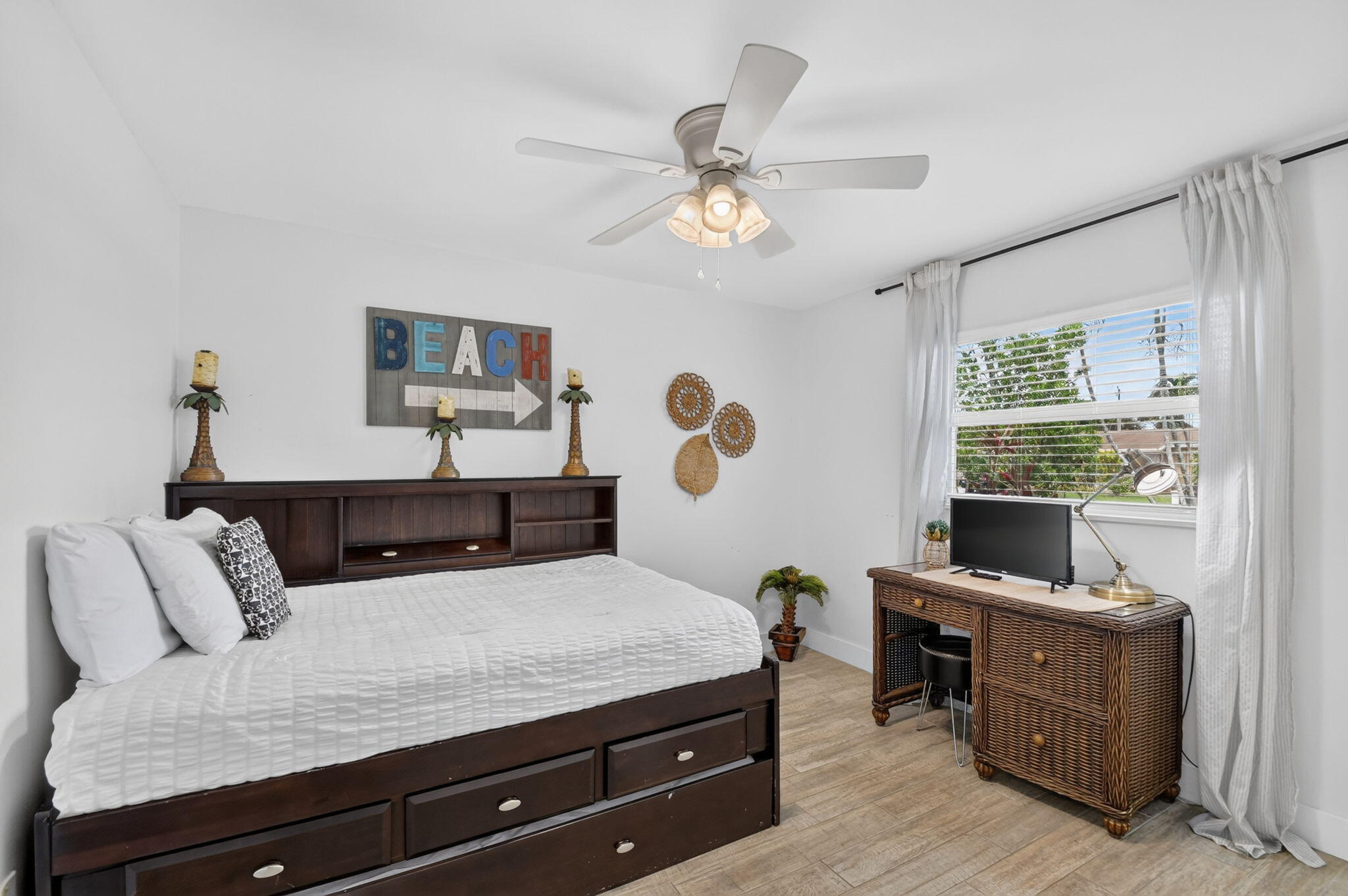 PALM SPRINGS VILLAGE 4 - Residential
