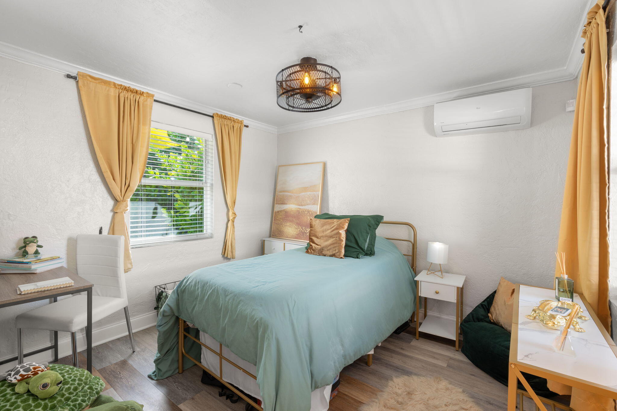 HERON HOUSE CONDO - Residential