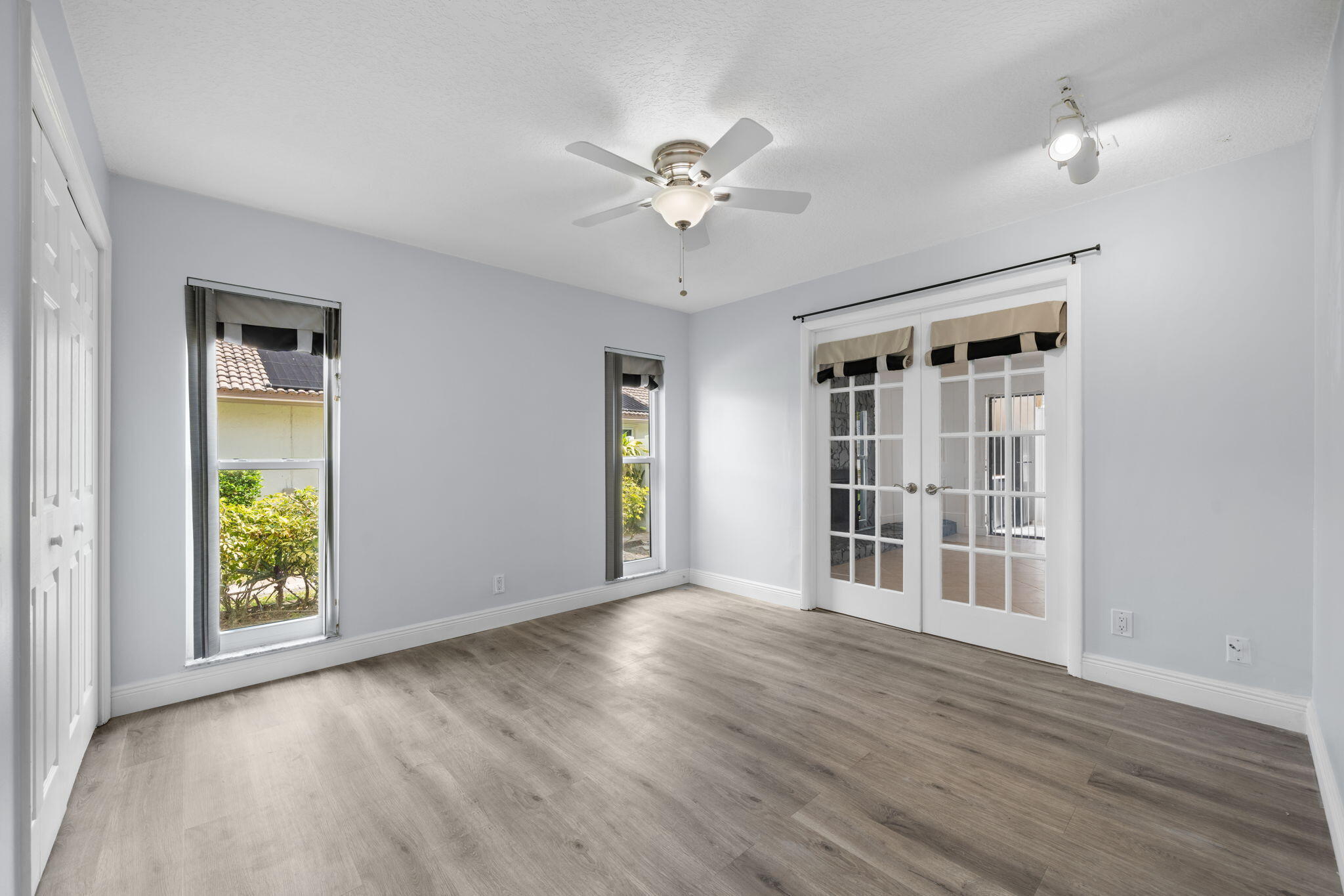 ARBOR WOOD - Residential