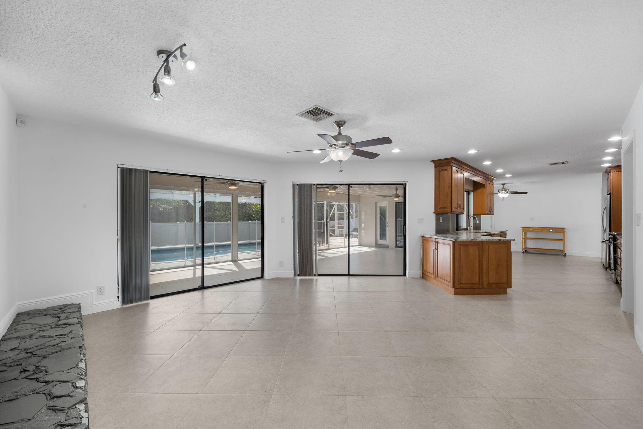 ARBOR WOOD - Residential