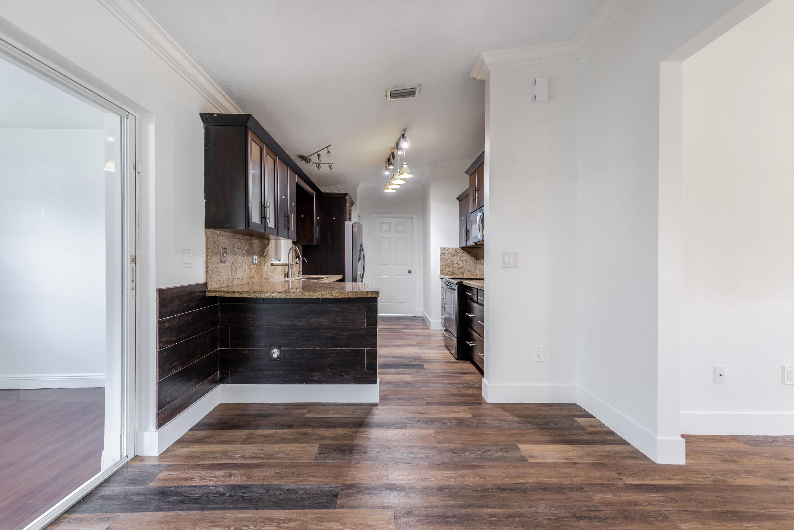 LOXAHATCHEE GROVES - Residential
