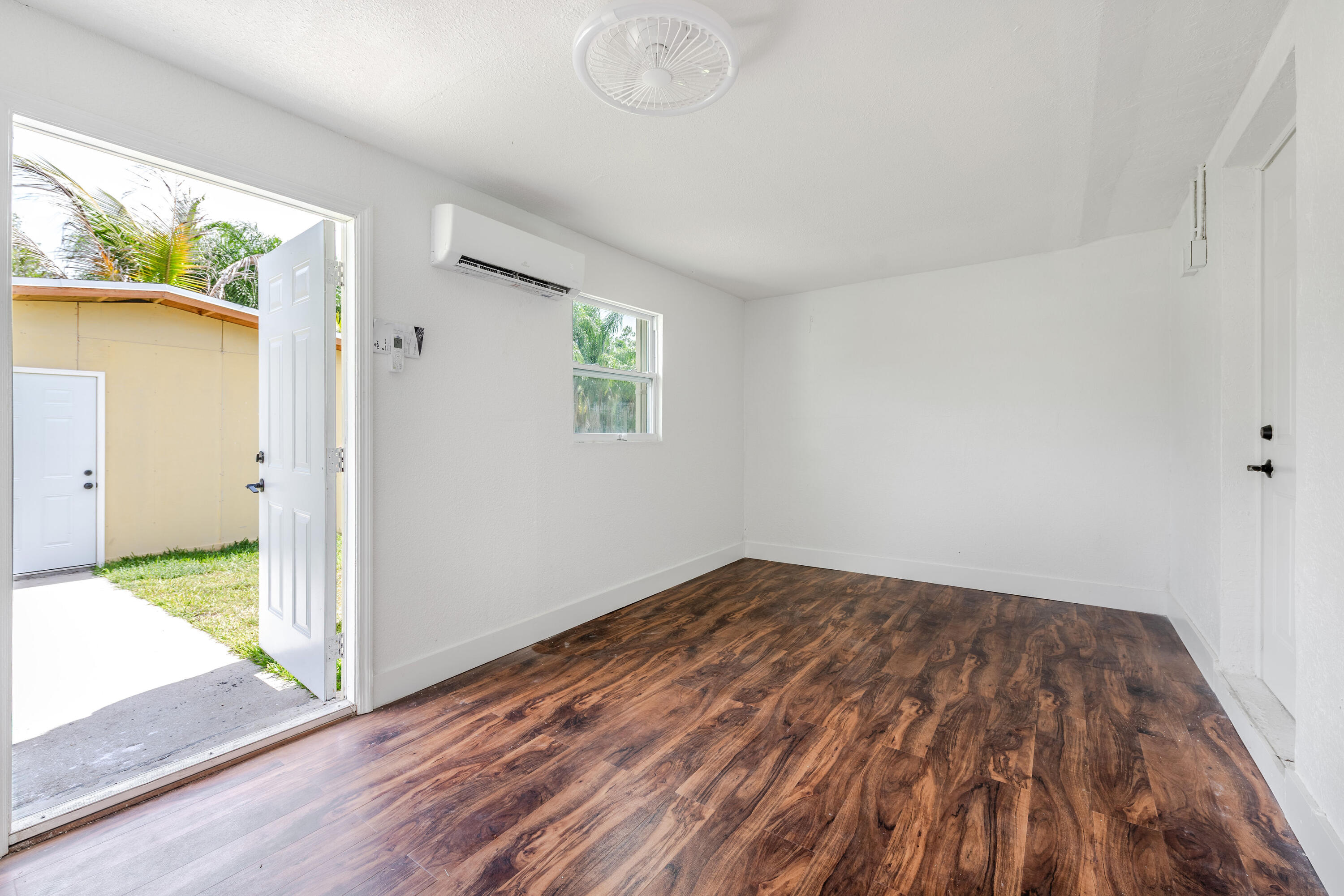 LOXAHATCHEE GROVES - Residential