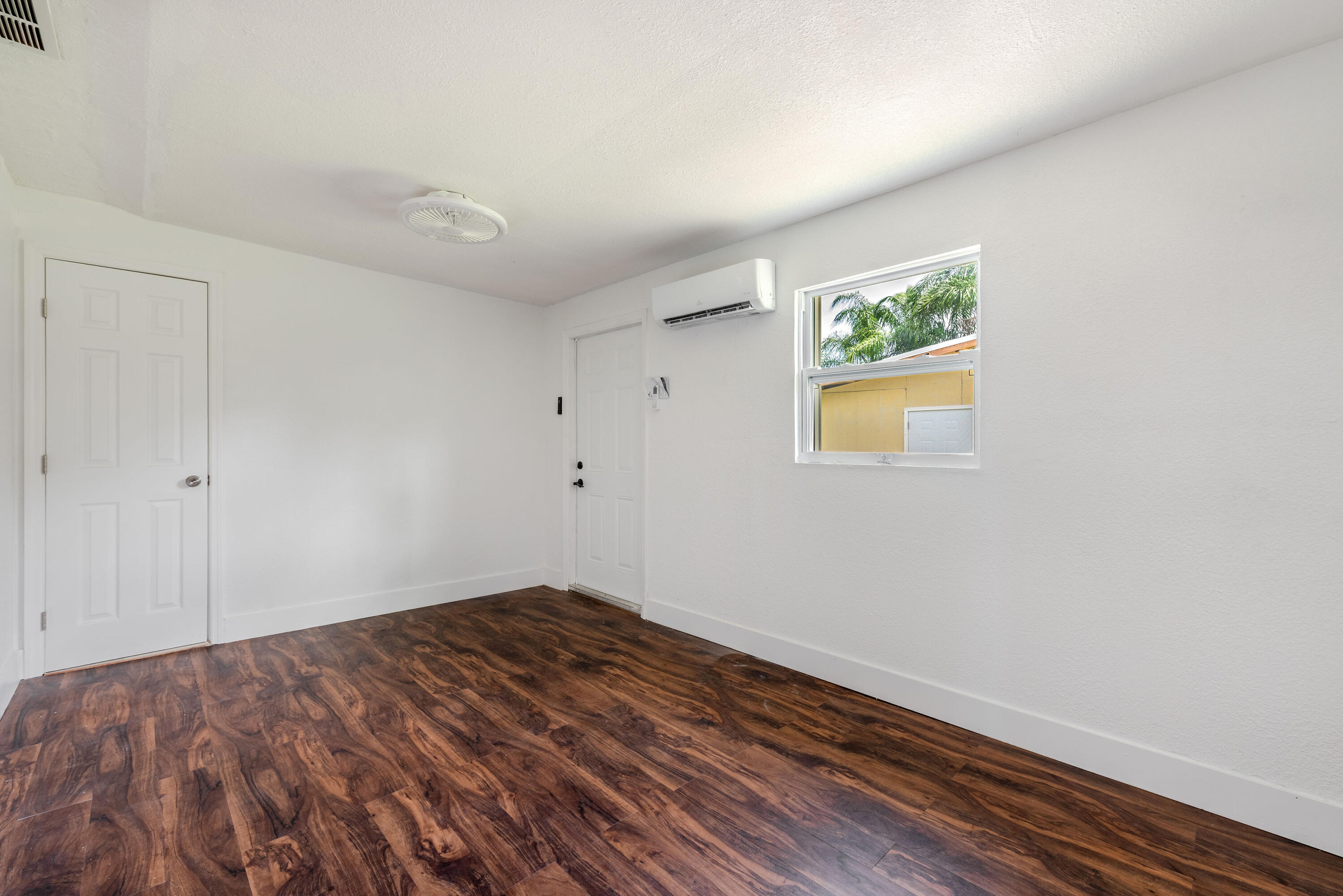 LOXAHATCHEE GROVES - Residential