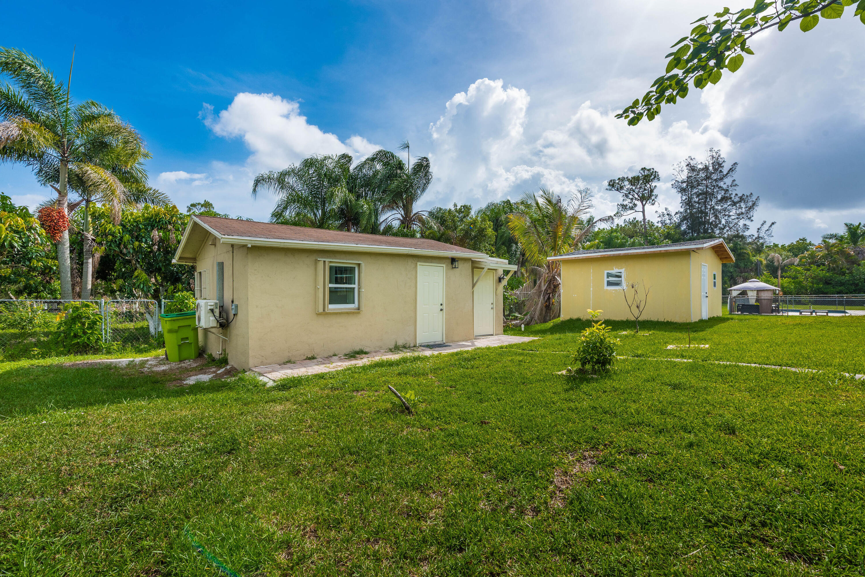 LOXAHATCHEE GROVES - Residential
