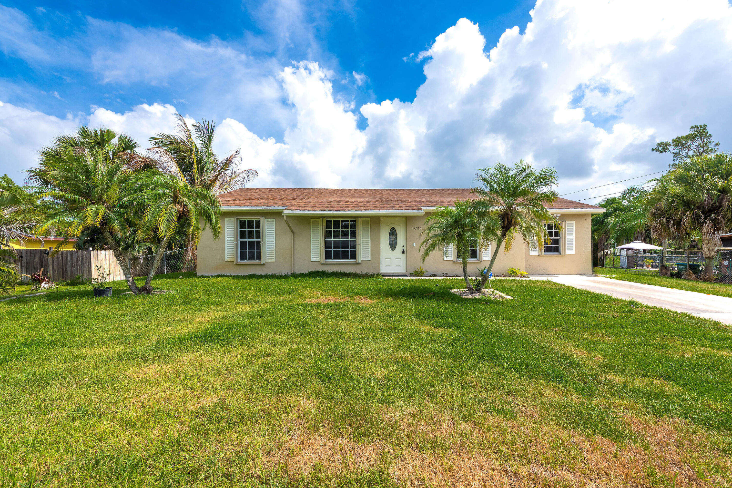LOXAHATCHEE GROVES - Residential