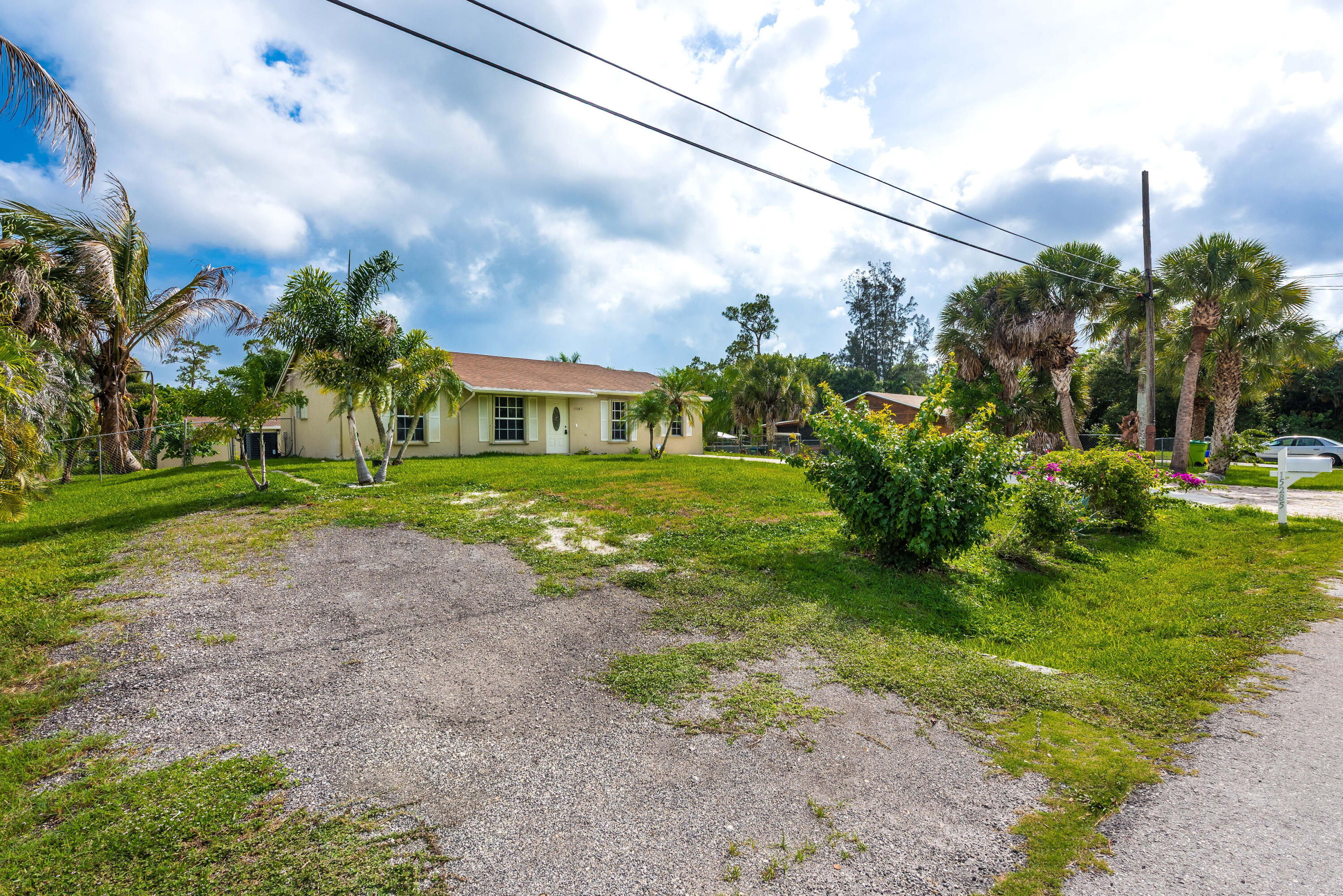 LOXAHATCHEE GROVES - Residential