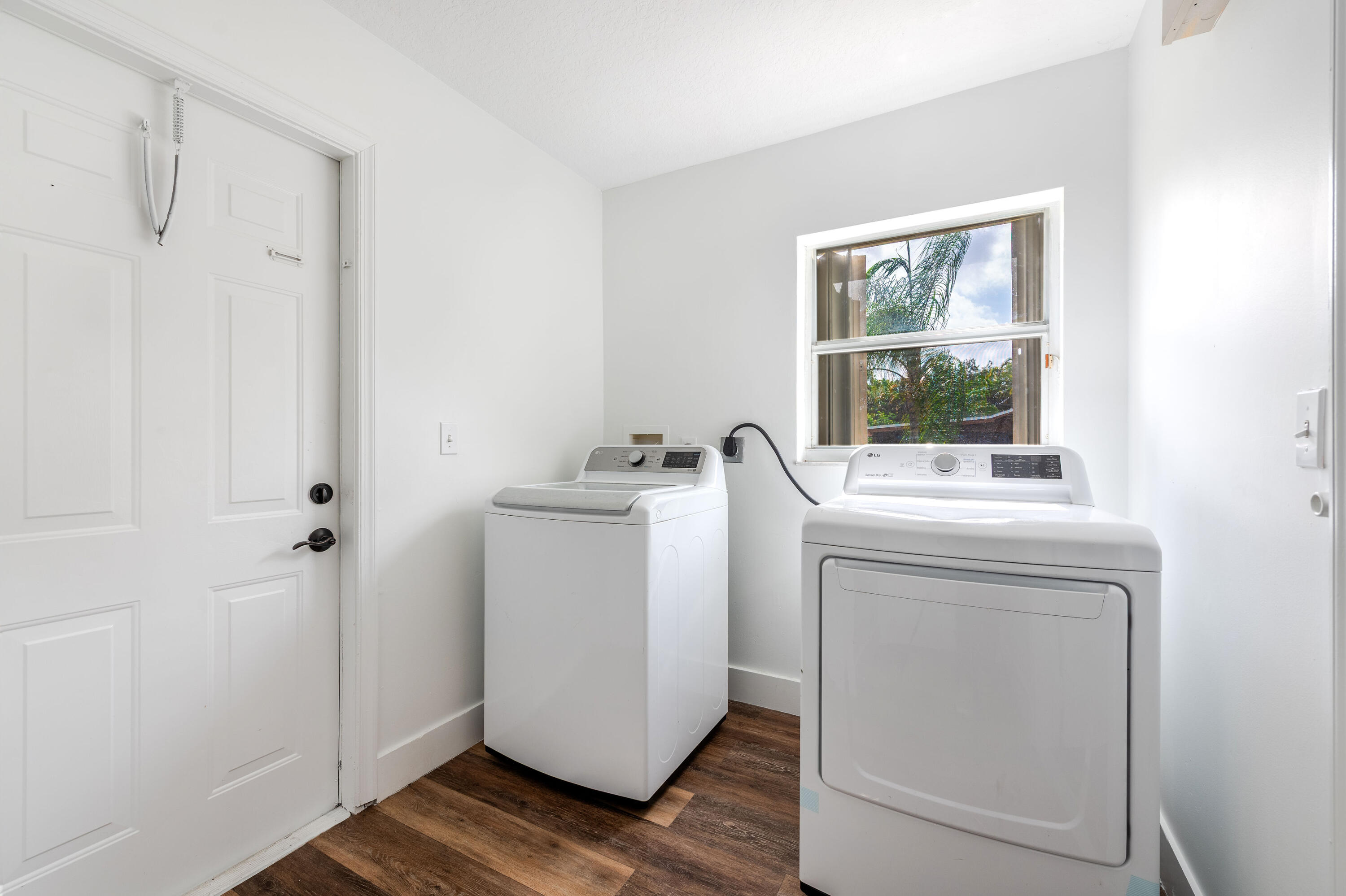 LOXAHATCHEE GROVES - Residential