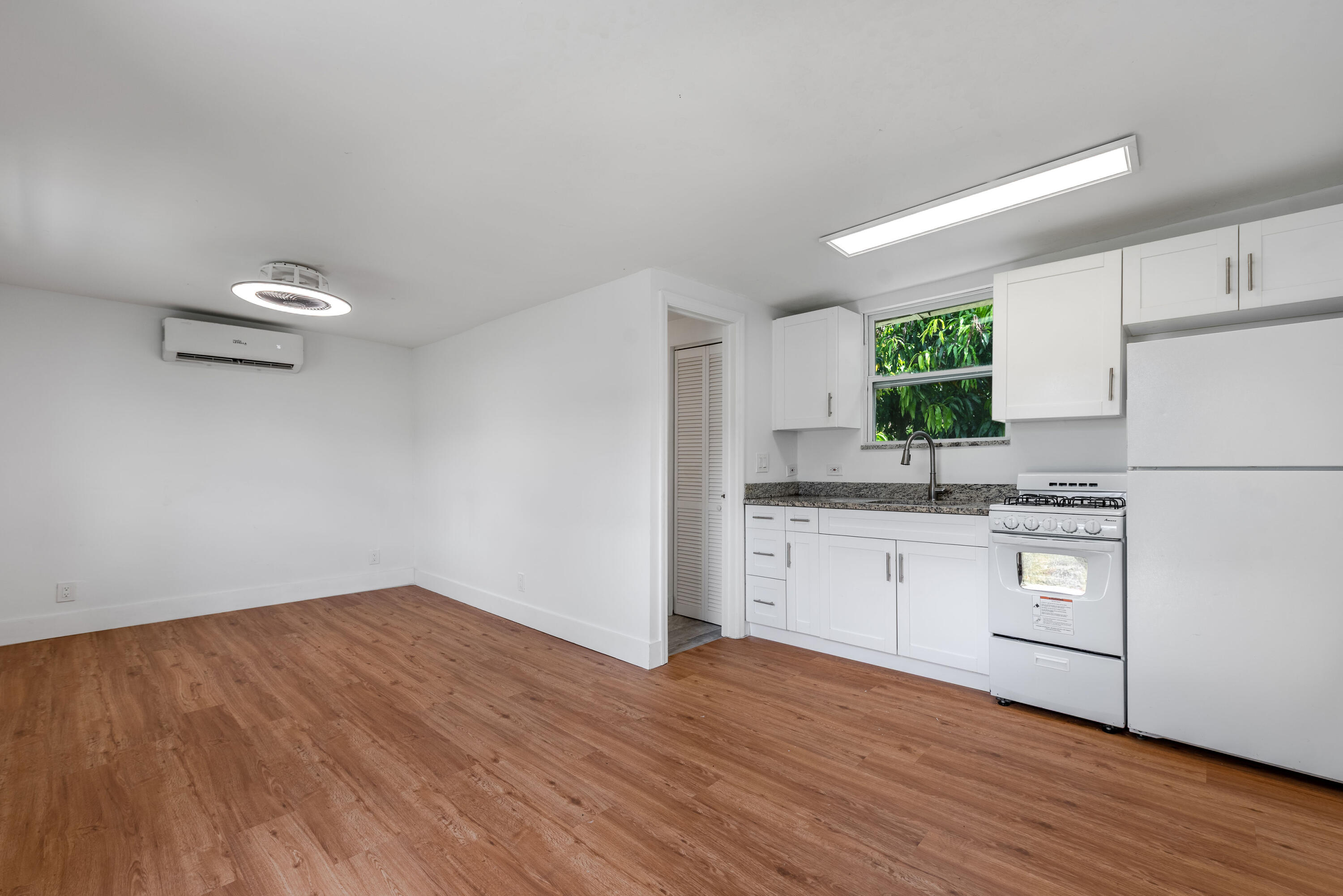 LOXAHATCHEE GROVES - Residential