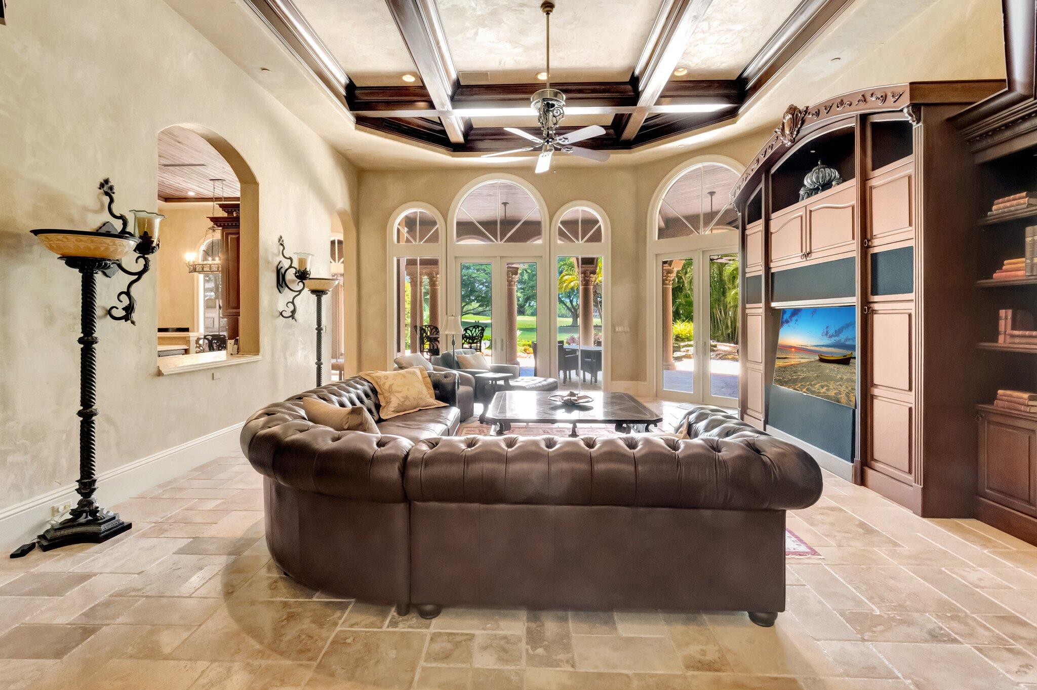 MIZNER LAKE ESTATES - Residential