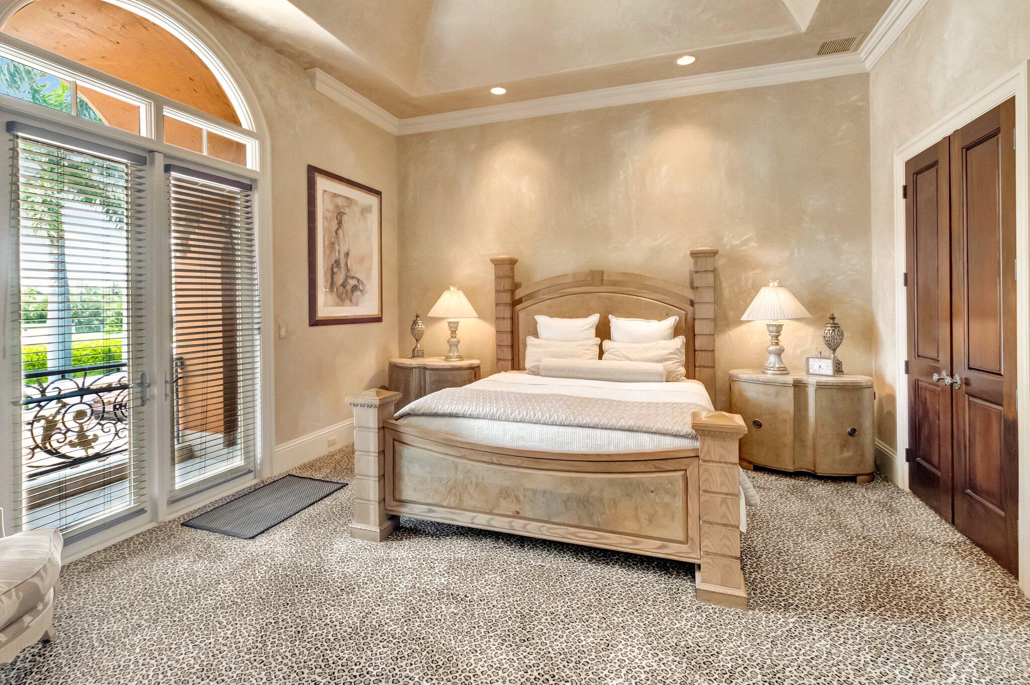 MIZNER LAKE ESTATES - Residential