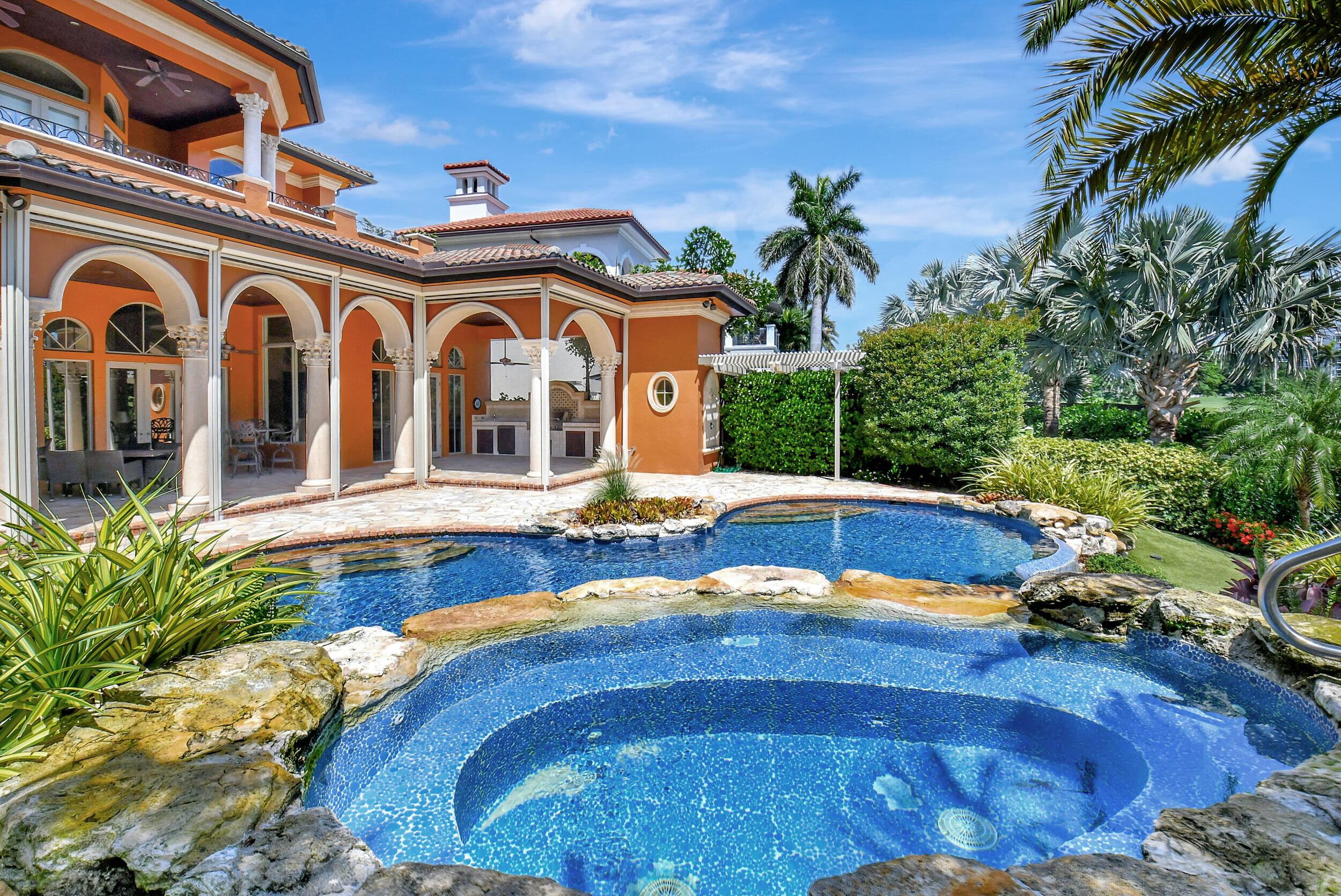 MIZNER LAKE ESTATES - Residential