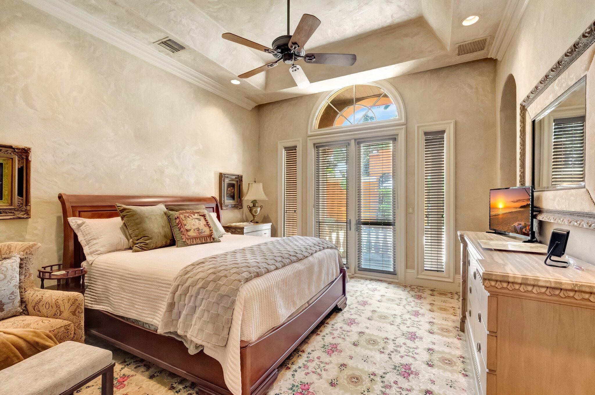 MIZNER LAKE ESTATES - Residential